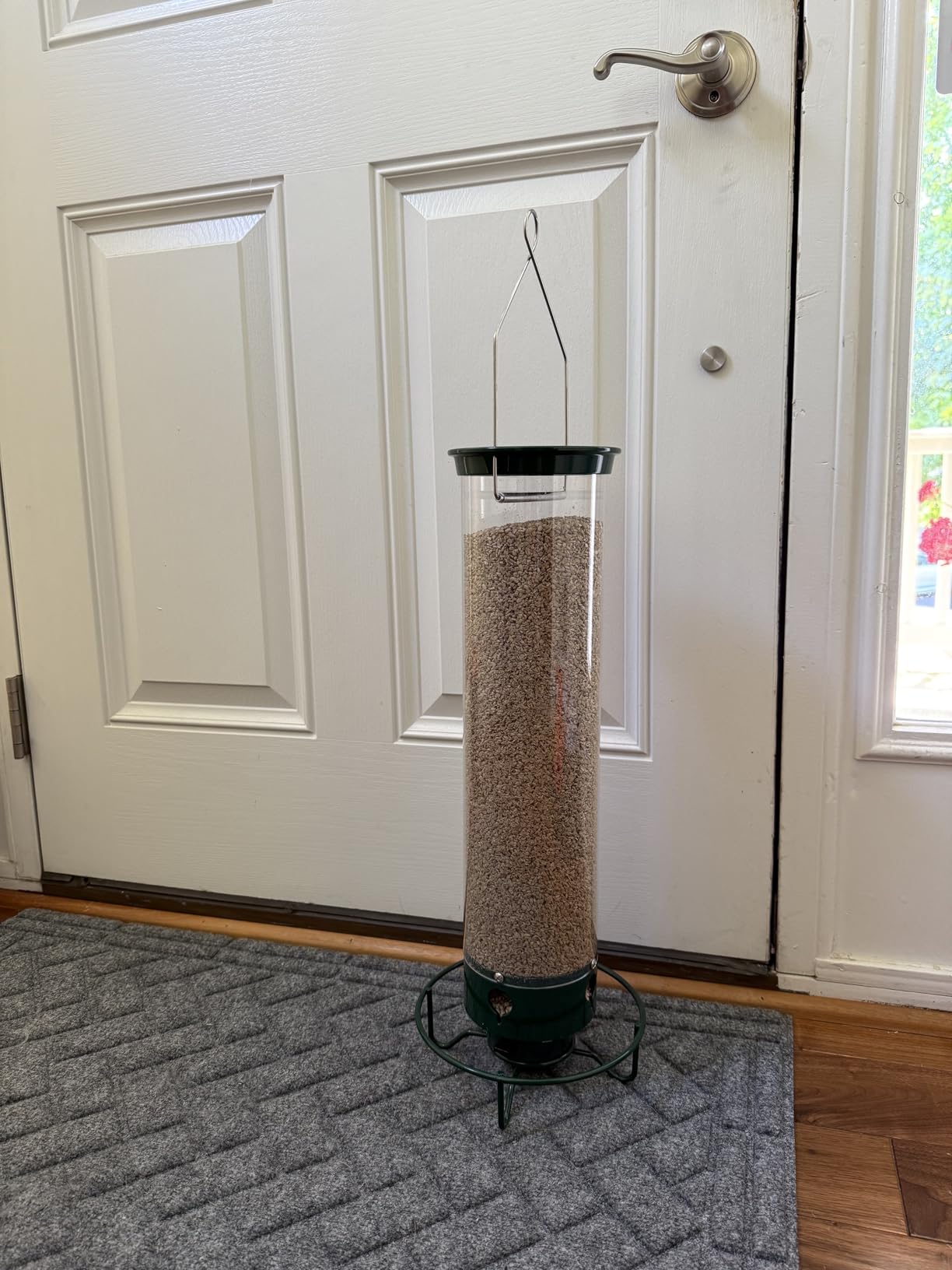 Droll Yankees Squirrel Proof Bird Feeder for Outdoors - Rechargeable Weight-Activated Rotating Perch, 5lb Seed Capacity, Metal Base, UV-Stabilized Seed Tube, Hanging Green Yankee Flipper, YF-M customer photo 1