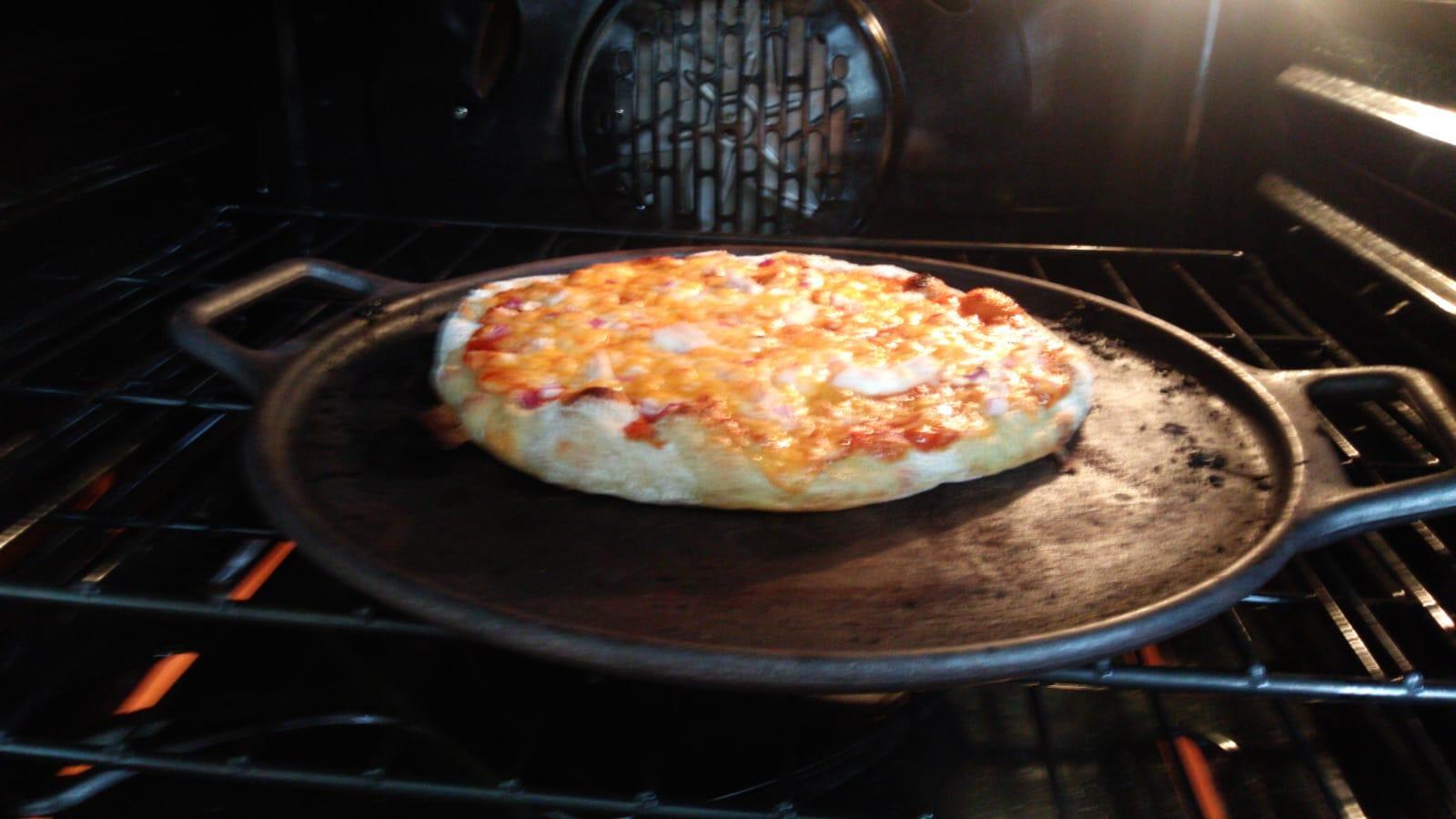 Lodge Seasoned Cast Iron Pizza Pan - 14 Inch Cast Iron Baking Plate for Homemade Crusts & Flatbreads customer photo 2