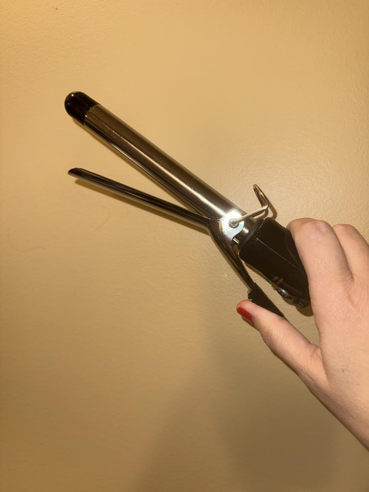 Conair Instant Heat 1.25-Inch Curling Iron for Medium & Long Hair, Long Barrel Curling Iron with 25 Heat Settings, Fast Heat-Up, Dual Voltage Hair Curler for Loose Curls & Beach Waves, Easy Clamp customer photo 2