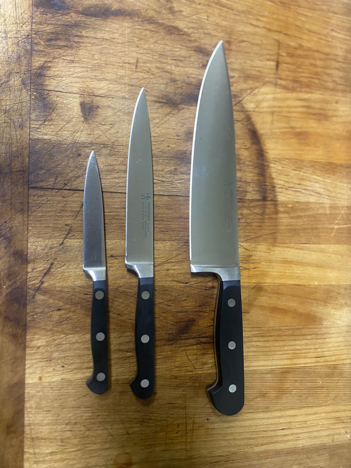 HENCKELS Classic Razor-Sharp 3-Piece Kitchen Knife Set, Chef Knife, Paring Knife, Utility Knife, German Engineered Informed by 100+ Years of Mastery, Stainless Steel customer photo 2