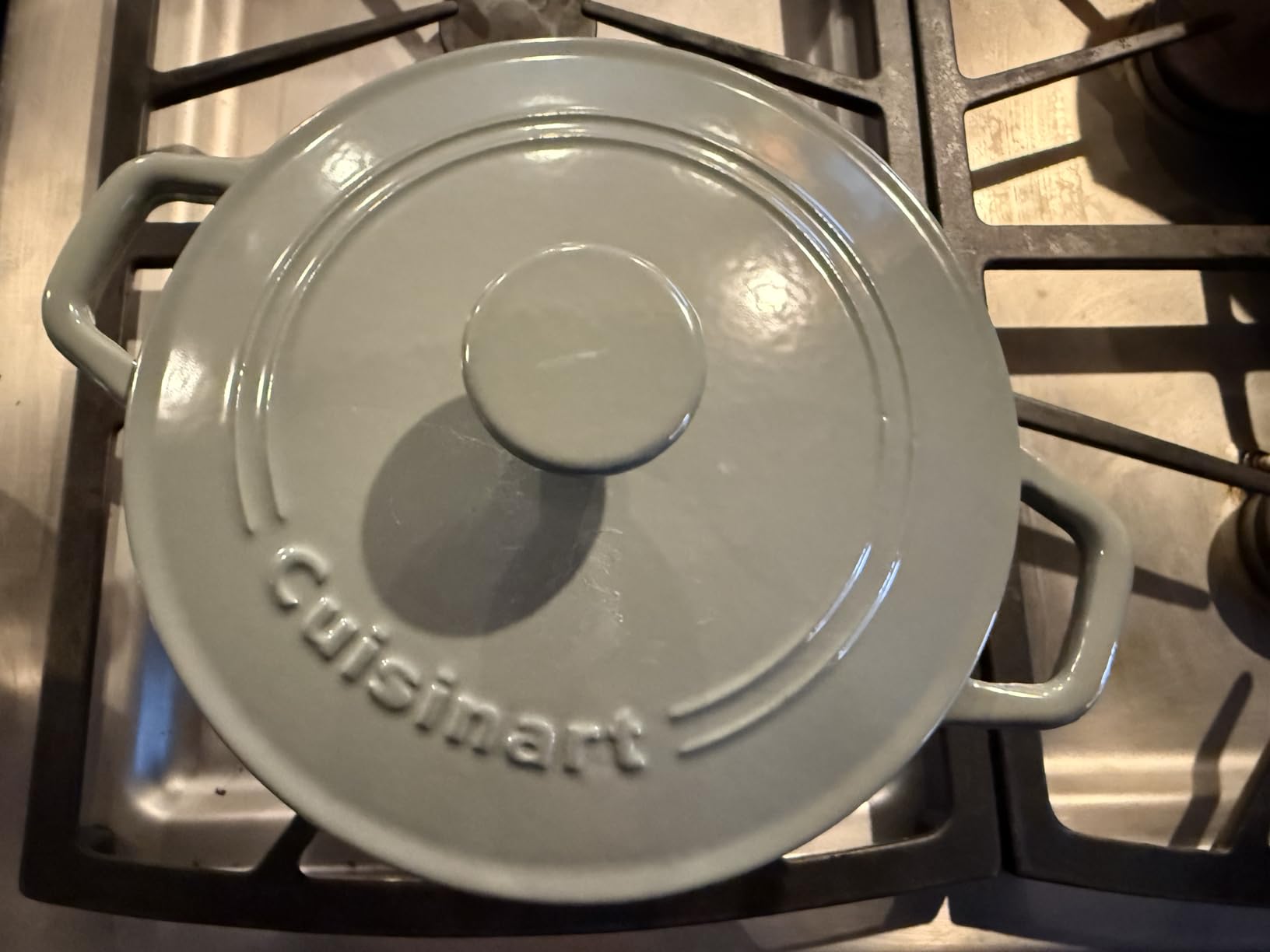 Cuisinart Chef's Classic Enameled Cast Iron Round Covered Casserole (Cardinal Red, 7-Quart) customer photo 2
