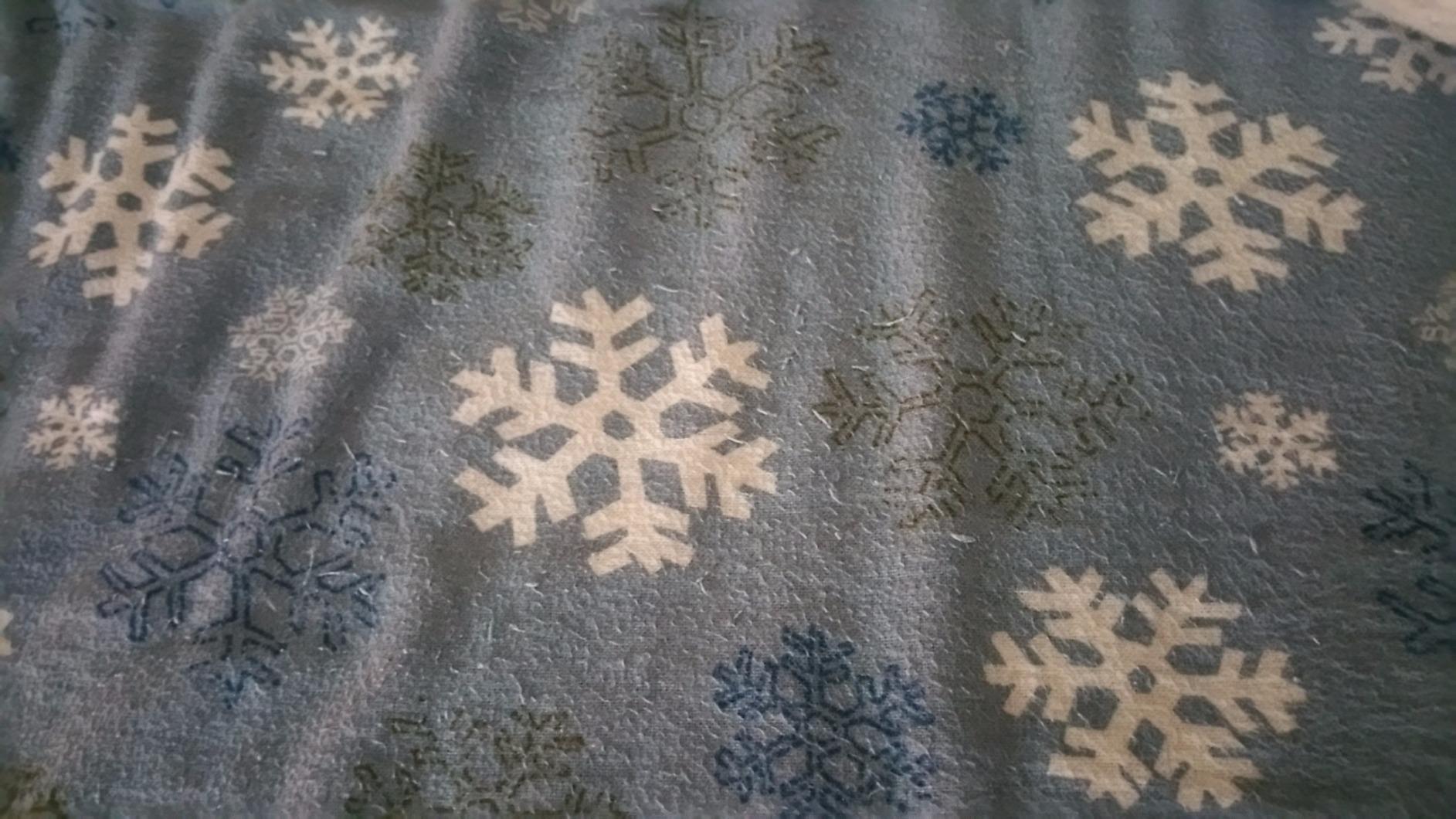 Pointehaven Heavy Weight Flannel Sheet Set, Queen, Snow Flakes - Warm & Cozy - 100% Cotton Flannel Pre-Shrunk -170 GSM - Deep Pockets - Easy Fit Elastic All Around-Comfy Double Brushed customer photo 2