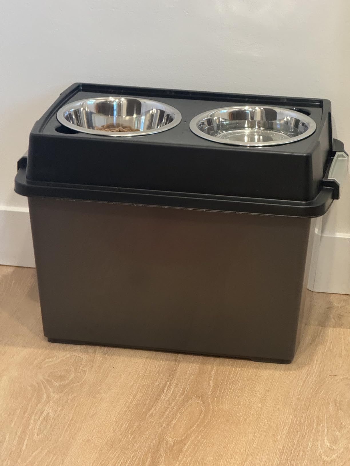 IRIS USA Dog Bowls Elevated with Storage, 15