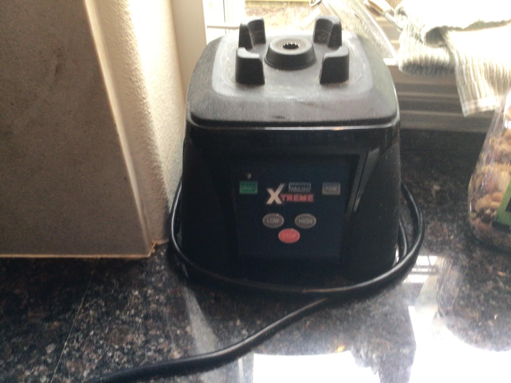 Waring Commercial MX1050XTX 3.5 HP Blender with Electronic Keypad Controls, Pulse Feature and a 64 oz. BPA Free Copolyester Container, 120V customer photo 1