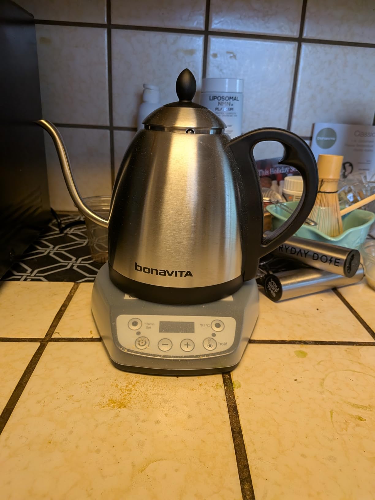 Bonavita 1L Digital Variable Temperature Gooseneck Electric Kettle for Coffee Brew and Tea Precise Pour Control, 6 Preset Temps, Cafe or Home Use, 1200 Watt, LED Panel, Stainless Steel customer photo 2