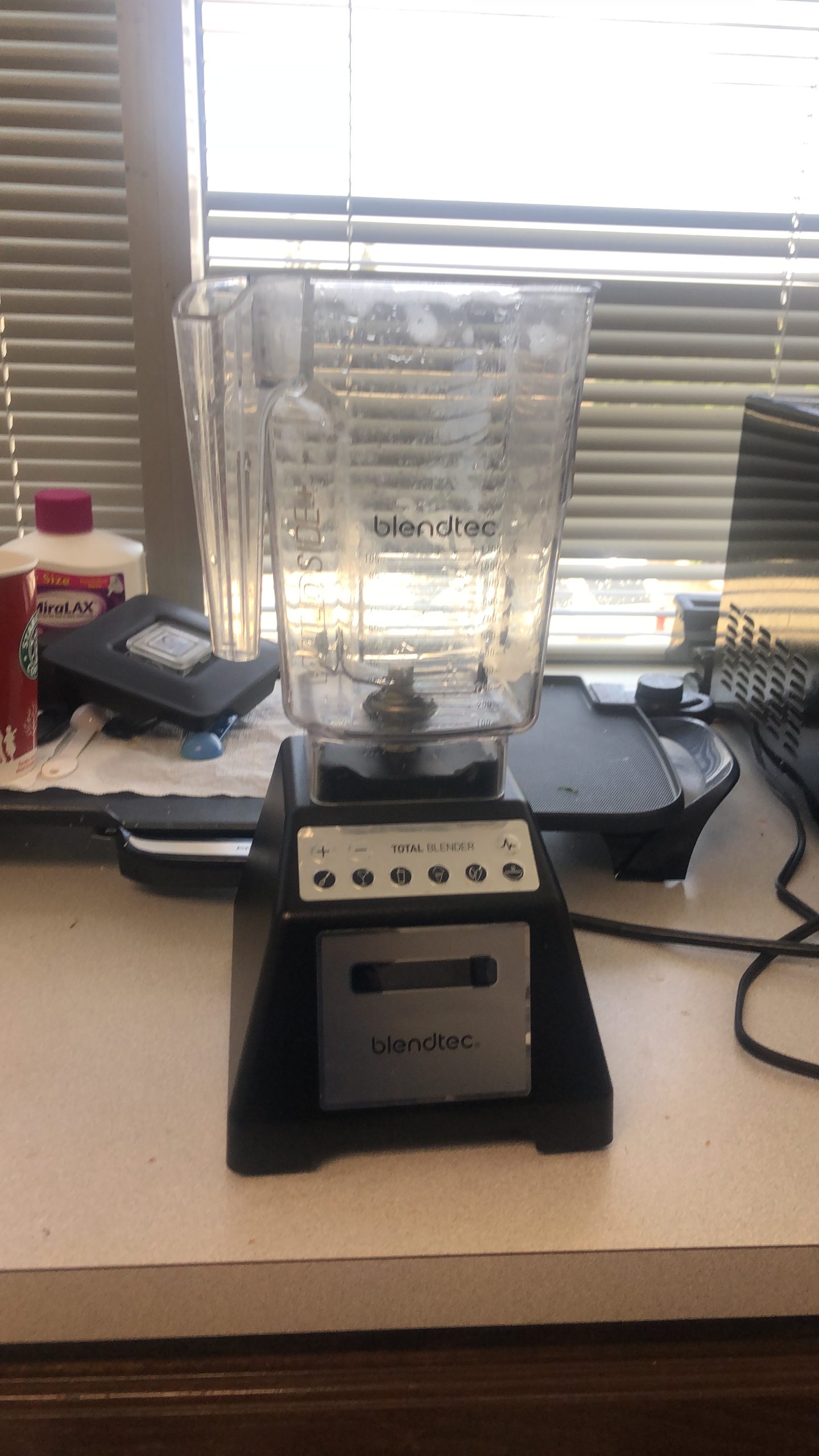 Blendtec Total Classic Original Blender - WildSide+ Jar (90 oz) - Professional-Grade Power - 6 Pre-programmed Cycles - 10-speeds - Black customer photo 2