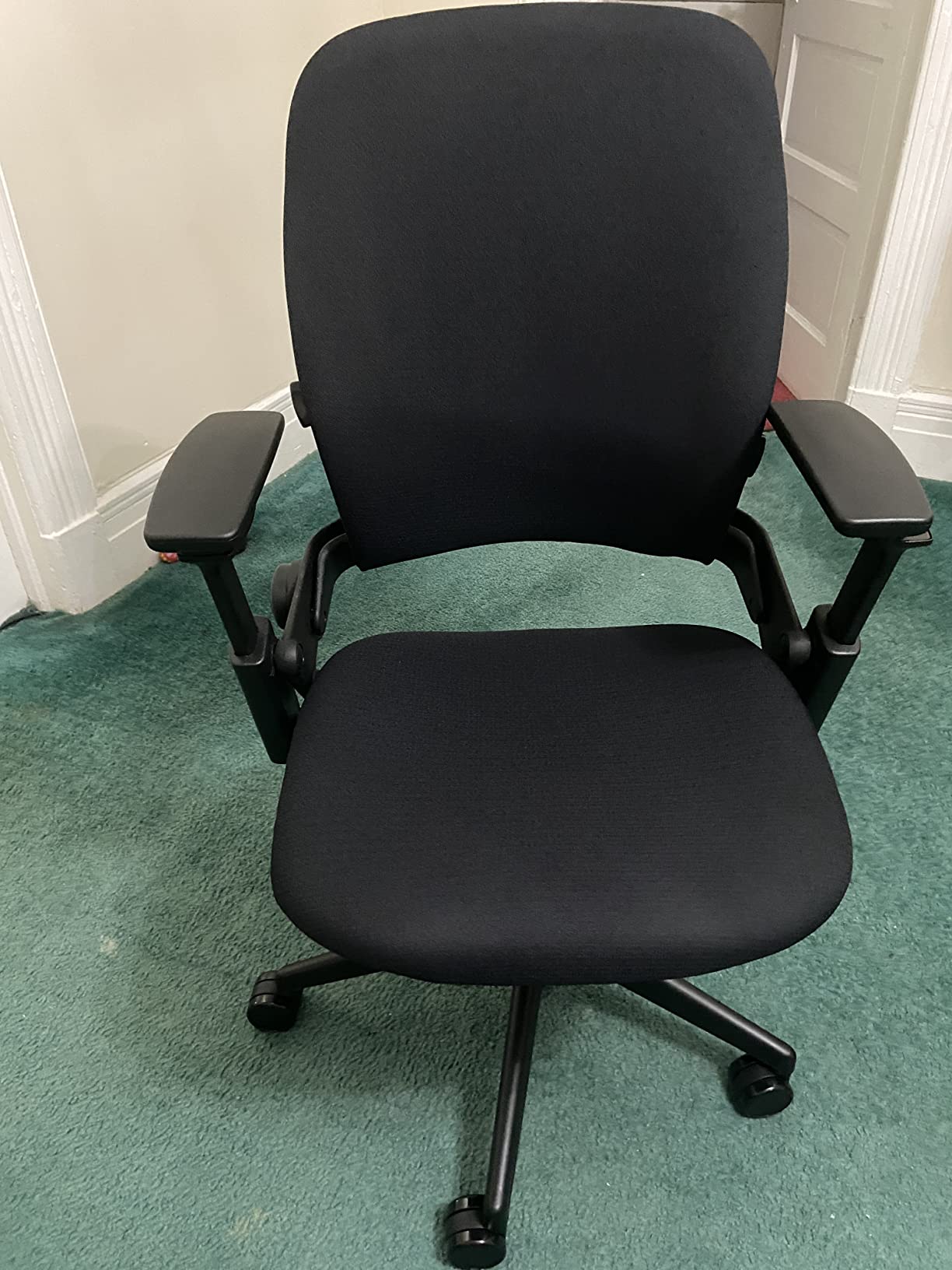 Leap Office Chair - Seven Points of Adjustability - Ergonomic Back Support Chair - Lumbar Support - 4D Adjustable Arms - Black Frame - Onyx customer photo 1