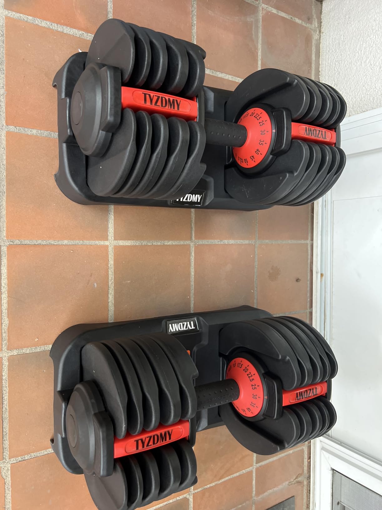 Yes4All Kettlebell Sets, 5 - 10 - 15 - 20 - 25 - 30 LB Cast Iron Strength Training Kettlebells, Wide Handles & Flat Bottom, Multi-Level from Beginners to Pros for Strength Training & Home Gym customer photo 1