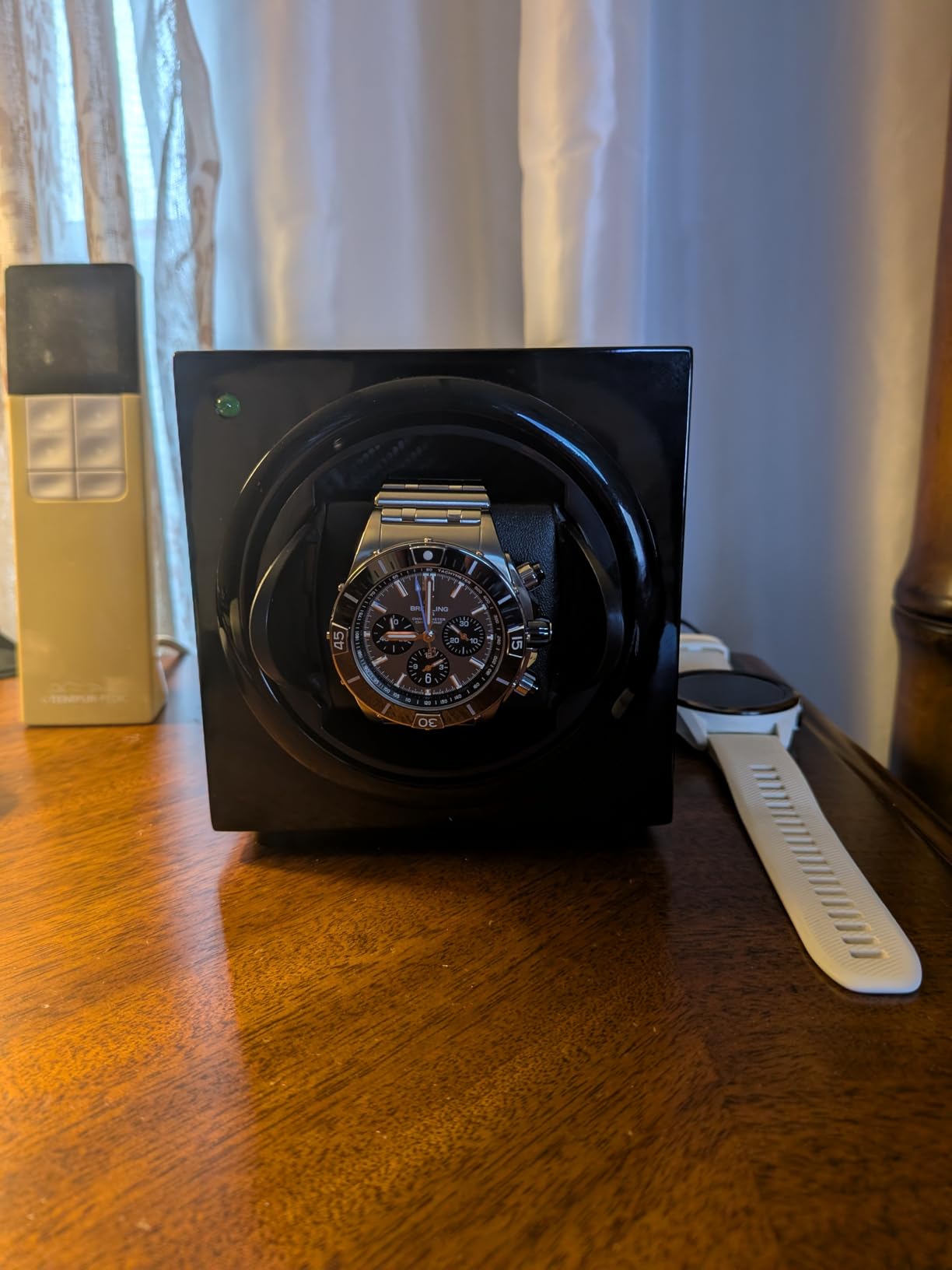 BARRINGTON Automatic Watch Winder Box | Single Watch Winder Box | Silent Japanese Motor | Adjustable TPD 650-1950 | Cushion for Wrists from 16.5cm/6.5