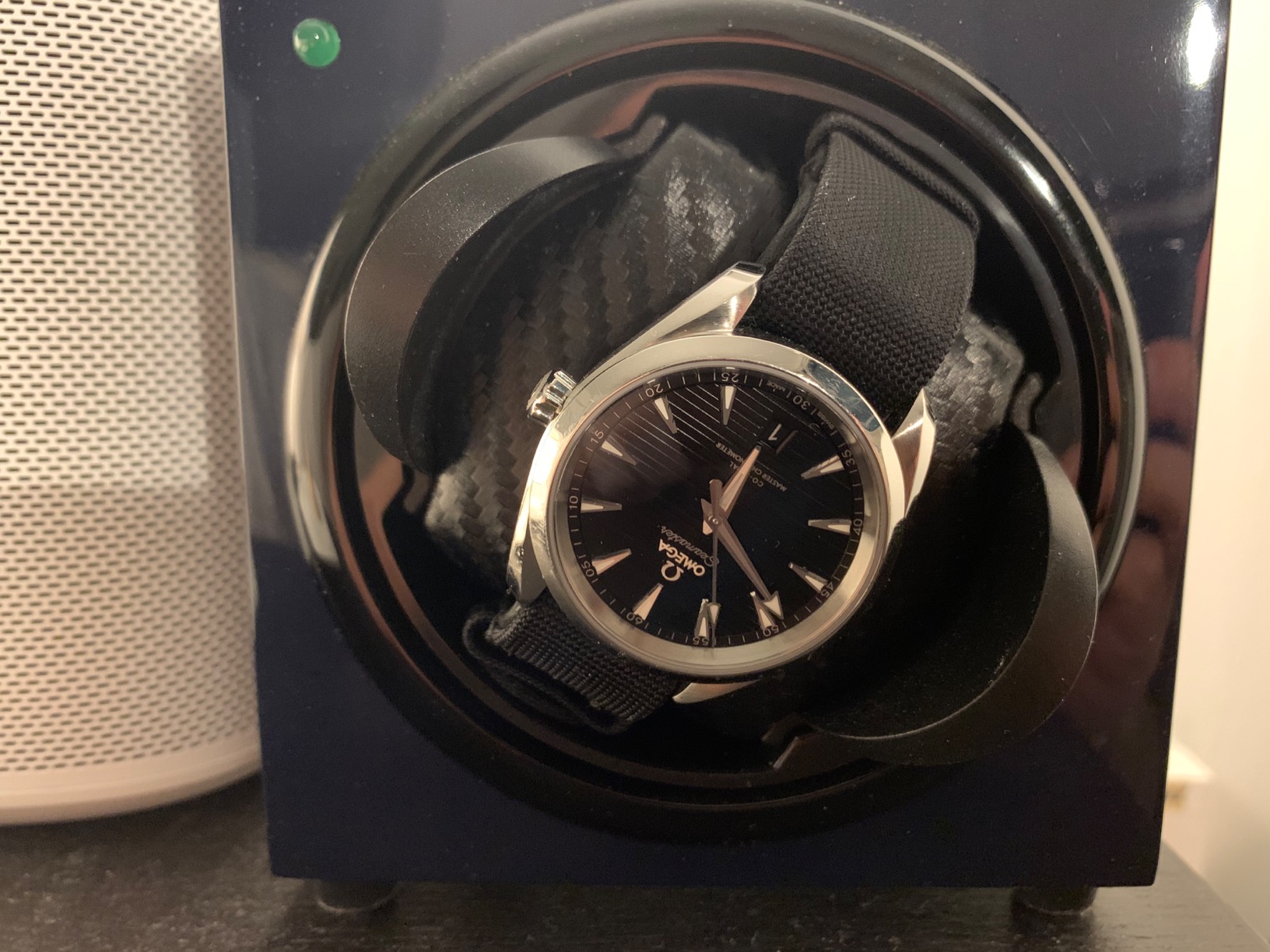 BARRINGTON Automatic Watch Winder Box | Single Watch Winder Box | Silent Japanese Motor | Adjustable TPD 650-1950 | Cushion for Wrists from 16.5cm/6.5
