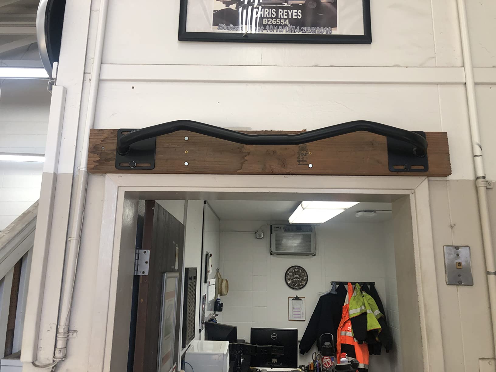 Ultimate Body Press Wall Mounted Doorway Pull Up Bar customer photo 2