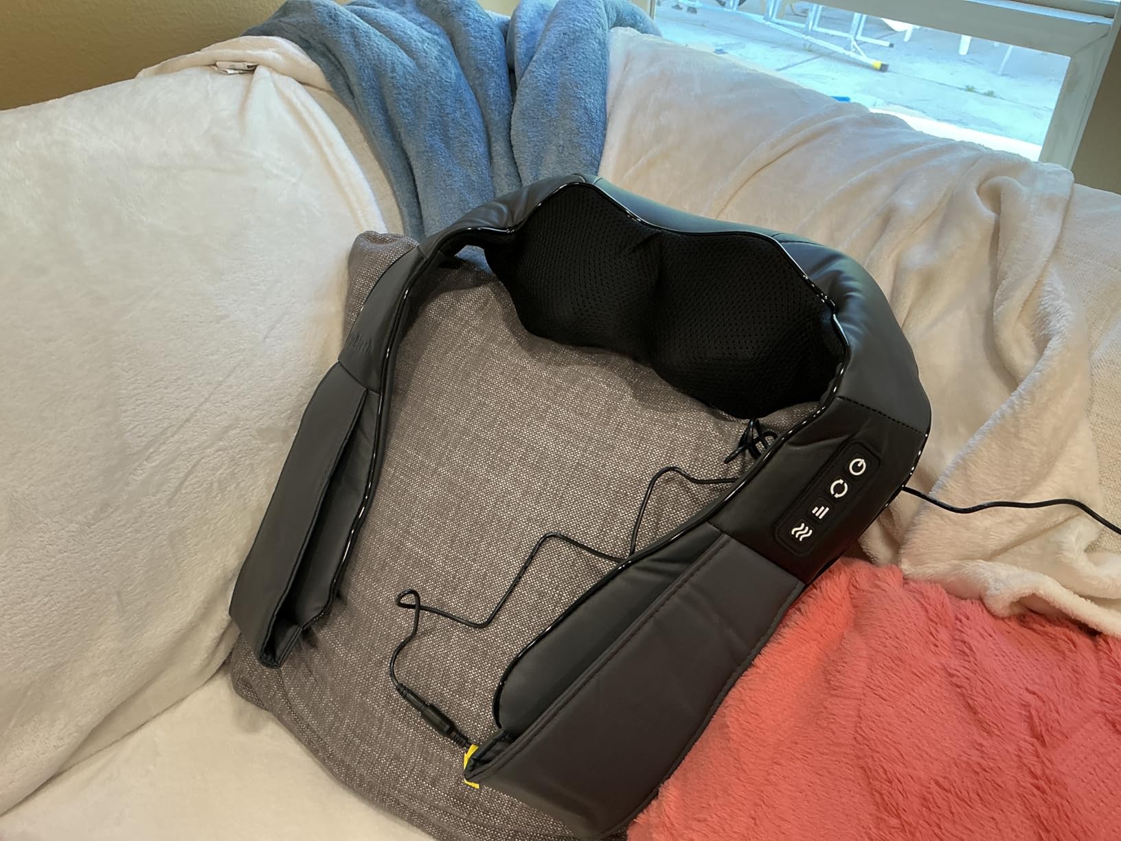 Nekteck Shiatsu Neck Massager with Heat for Pain Relief Deep Tissue, 2026 Upgraded 3D Back Shoulder Kneading Massage Pillow customer photo 2