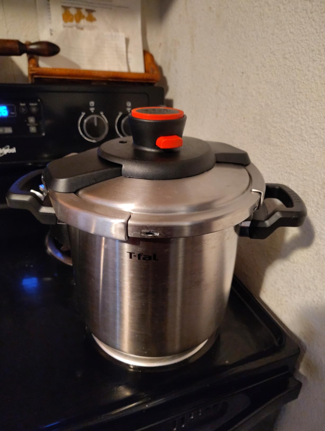 T-fal Clipso Stainless Steel Pressure Cooker, 8 Quart, Recipe Book, Steam Basket, Easy-Open Lid, Secure Locking System, Adjustable Pressure Valve, Induction Cookware, Pots and Pans, Kitchen, Silver customer photo 1