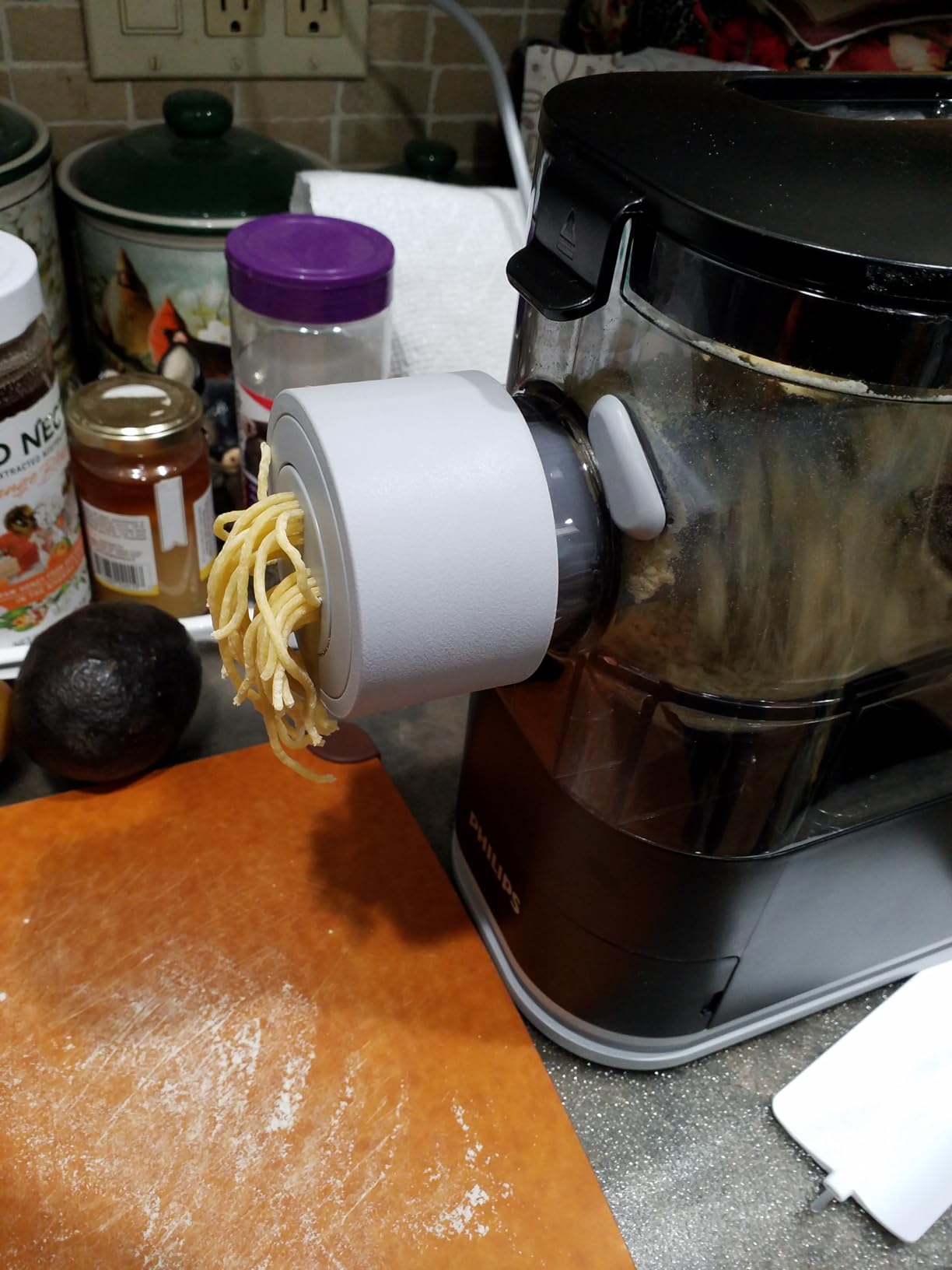 Philips Kitchen Appliances Compact Pasta and Noodle Maker, Viva Collection, Comes with 3 Default Classic Pasta Shaping Discs, Fully Automatic, Recipe Book, Small, Black (HR2371/05) customer photo 2