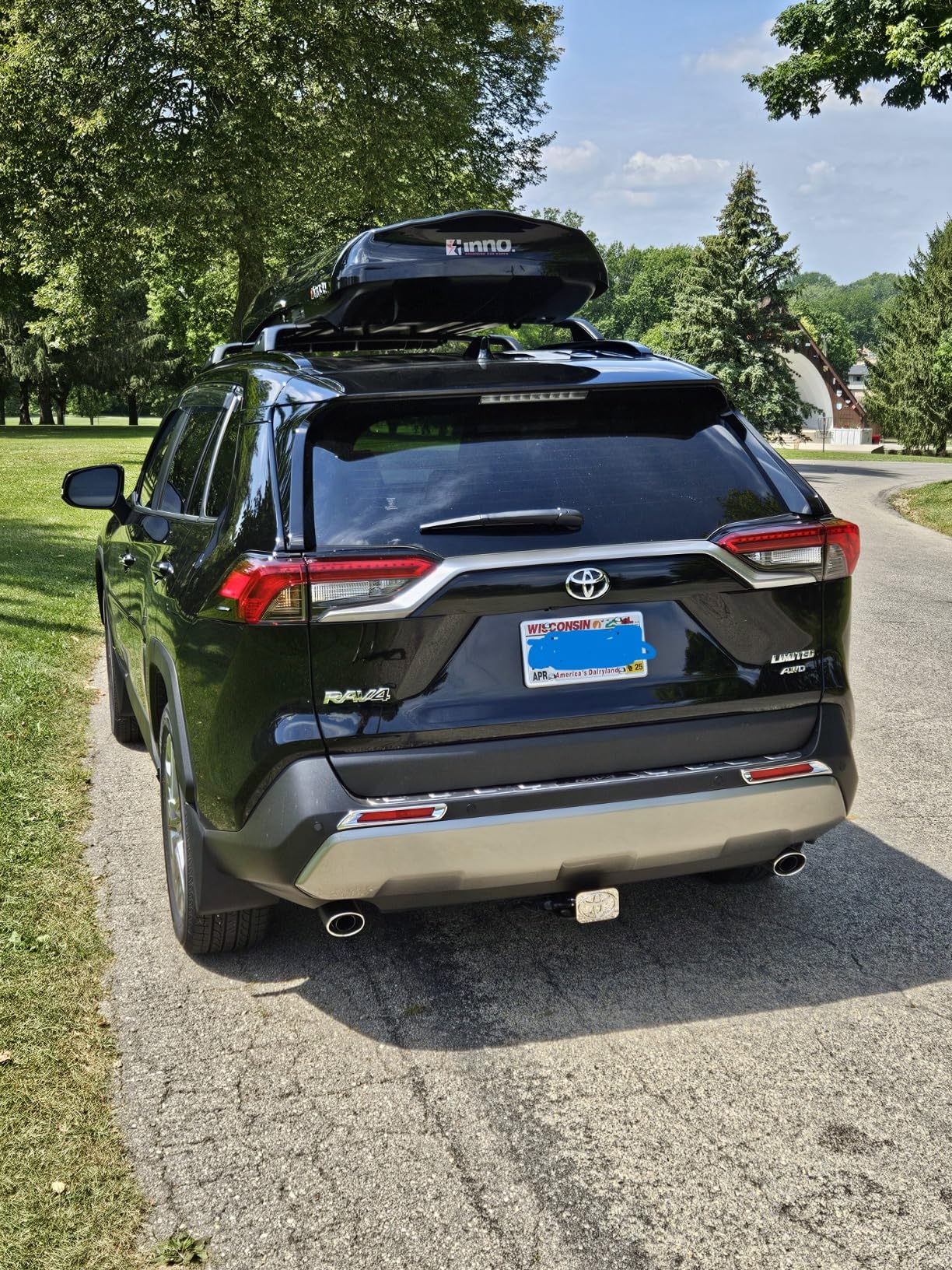 Inno Wedge 660 BRM660BK Cargo Box - 11 Cubic FT (Gloss Black) customer photo 2