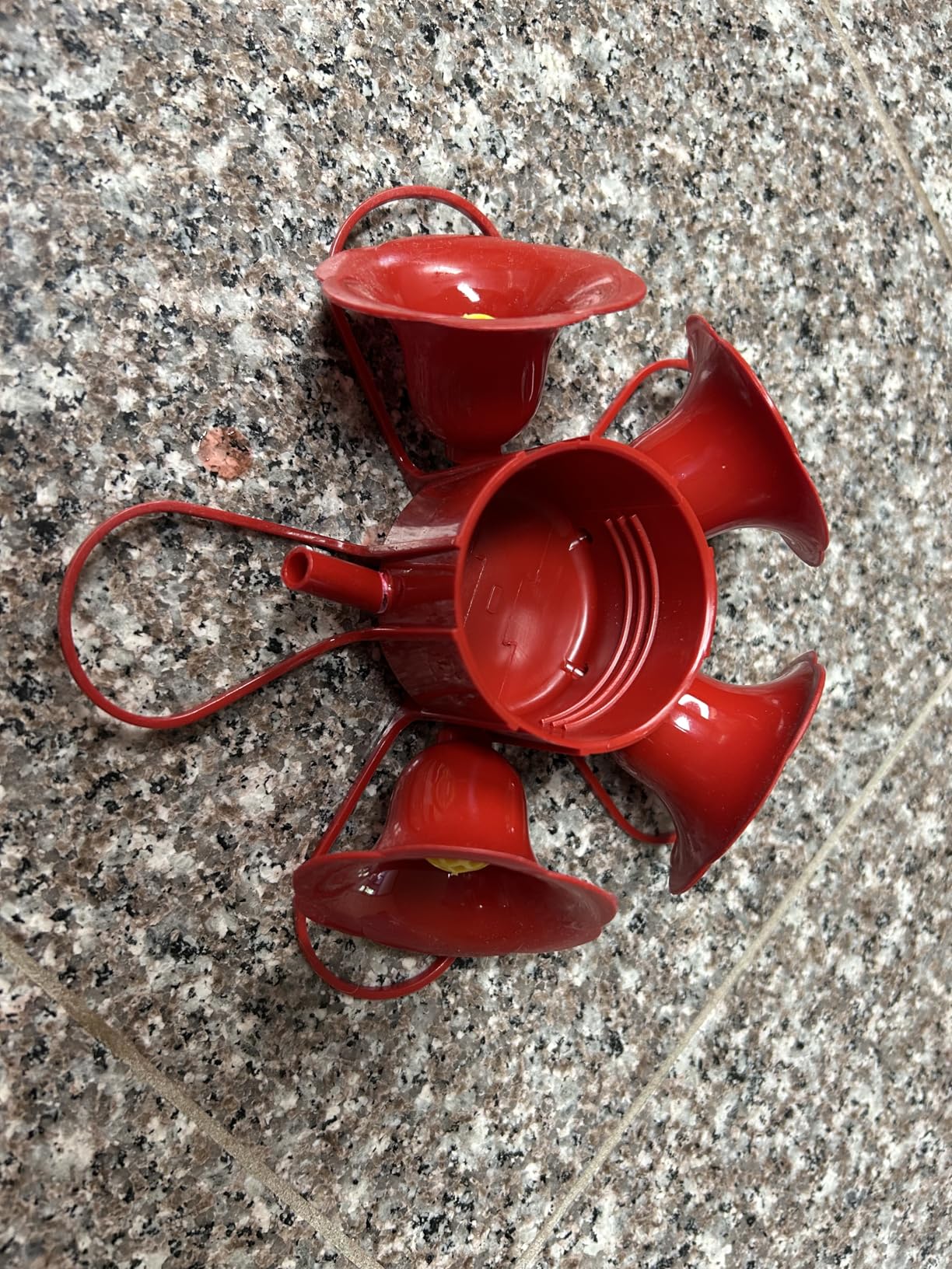 Perky-Pet Favored Pinch-Waist Glass Hummingbird Feeder with Built-in Ant Moat and Bee Guards - 16 oz Capacity - 204CP-4 customer photo 1
