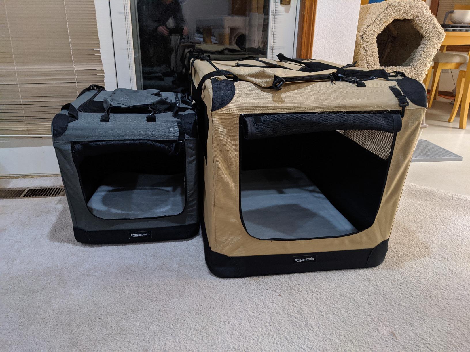 Amazon Basics Folding Portable Soft Pet Dog Crate Carrier Kennel with Fleece Pad, 30 x 21 x 21 inches, Grey customer photo 1
