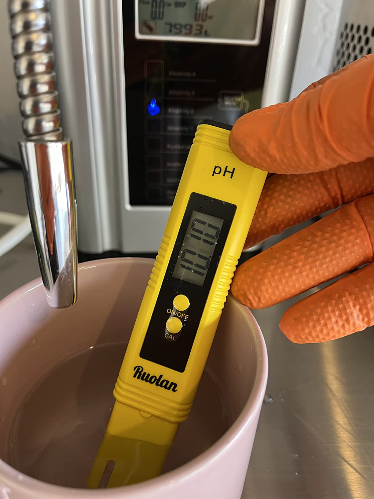 Alkaline Water Ionizer Machine 729, Built-in a Filter, Produces pH 4-10.5 Water, 7 Water Settings, Up to -570mV ORP, 8000L Per Filter, Silver customer photo 1