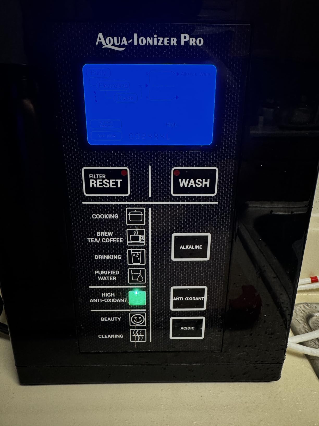 Aqua Ionizer Deluxe 9.5 Anti-Oxidant Boost Water Ionizer |Produces pH 3.0-11.5 Alkaline Water Filtration System| Up to -880mV ORP | 4000 Liters Per Filter | 7 Water Settings customer photo 2