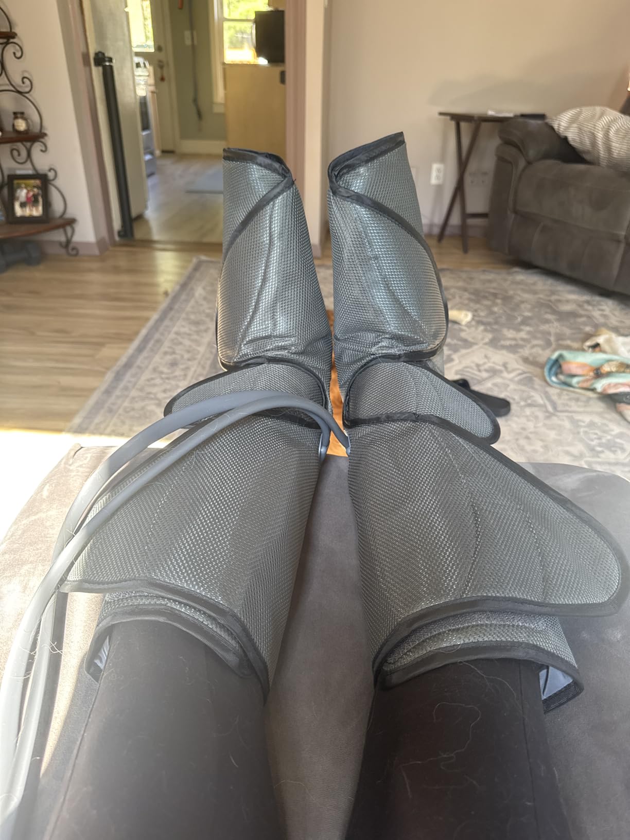 FIT KING Leg Massager for Circulation and Pain Relief, Air Compression Leg and Foot Massager to Relieve Pain Swelling Edema with 2 Size Extensions customer photo 1