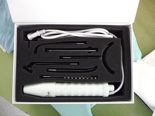 NuDerma Professional Skin Therapy Wand - Portable Skin Therapy Machine with 6 Neon & Argon Wands - Boost Your Skin, Clear Firm & Tighten customer photo 1