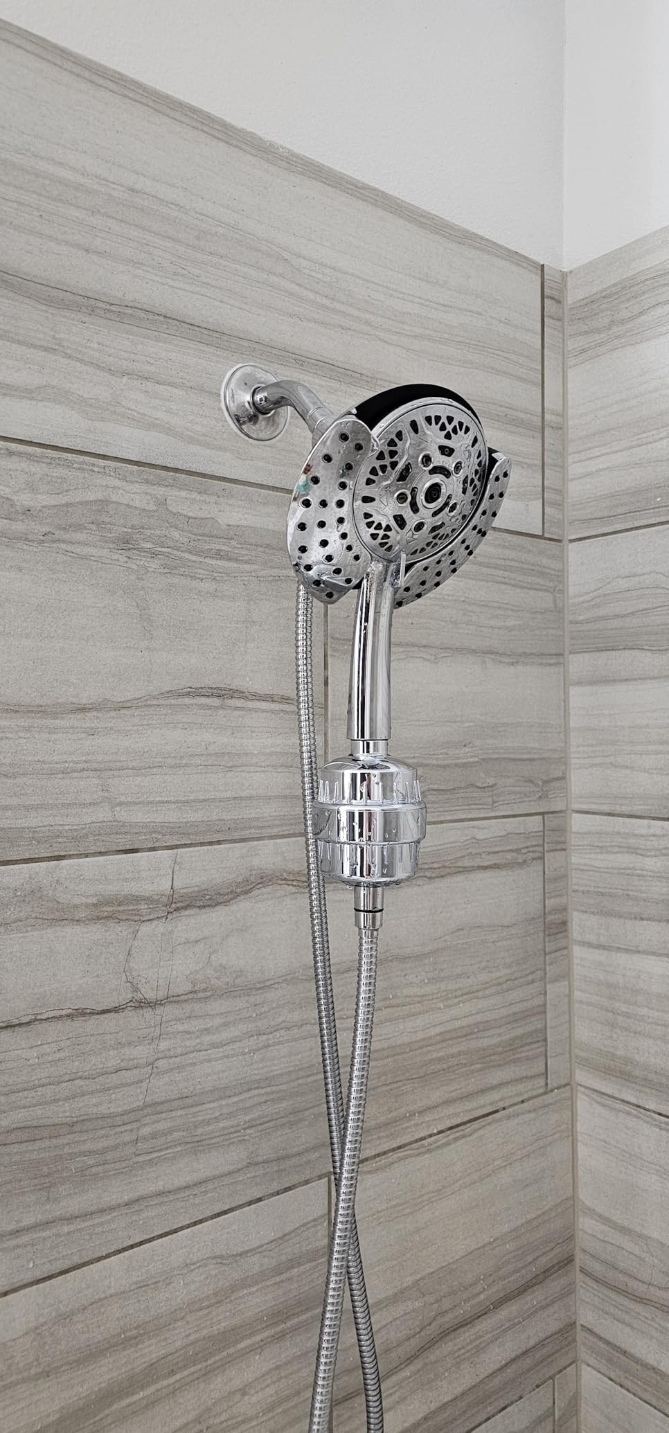 Aqua Earth Shower Filter for Hard Water Remove Chlorine Fluoride Heavy Metals Vitamin C for Healthier Skin, Hair and Nails. 20 Filtration Stages customer photo 2