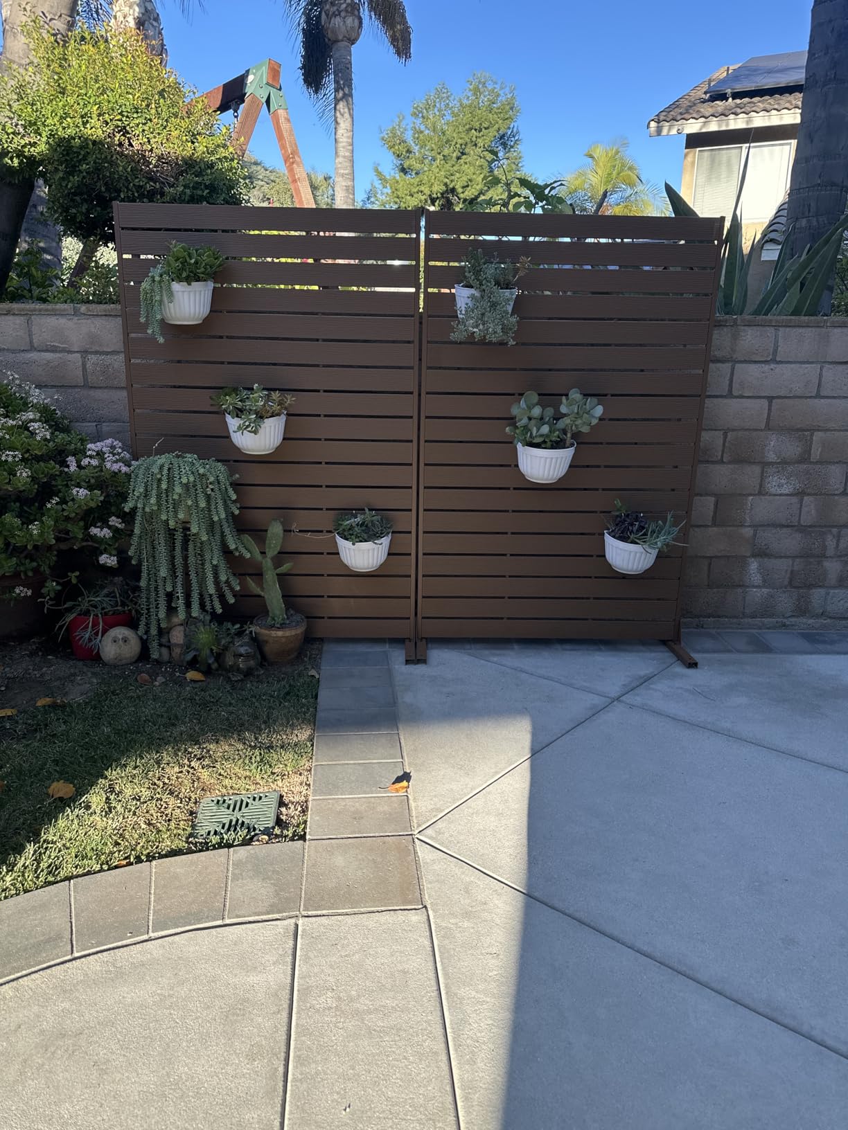 6 Pcs Plastic Large Wall Plant Pots Vertical Garden Living Wall Mounted Window Hanging Basket Fence Planters Indoor Outdoor for Plants Flowers Kitchen Herbs Holder with Drainage Decor White customer photo 2