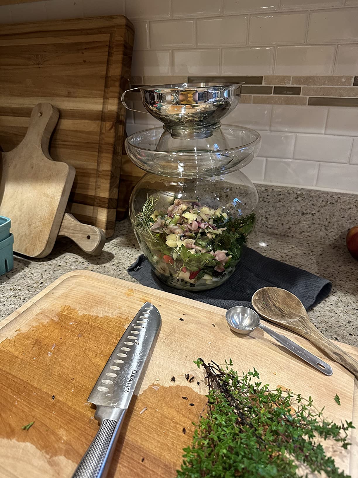 Large Traditional Sichuan Chinese Glass Fermenting Jar with Water Seal Airlock Lid, Glass Fermentation Crock for Pickling, Kimchi, Sauerkraut, and Fermentation (4.5 Liter, 155 Oz, 1.21 Gallons) customer photo 2