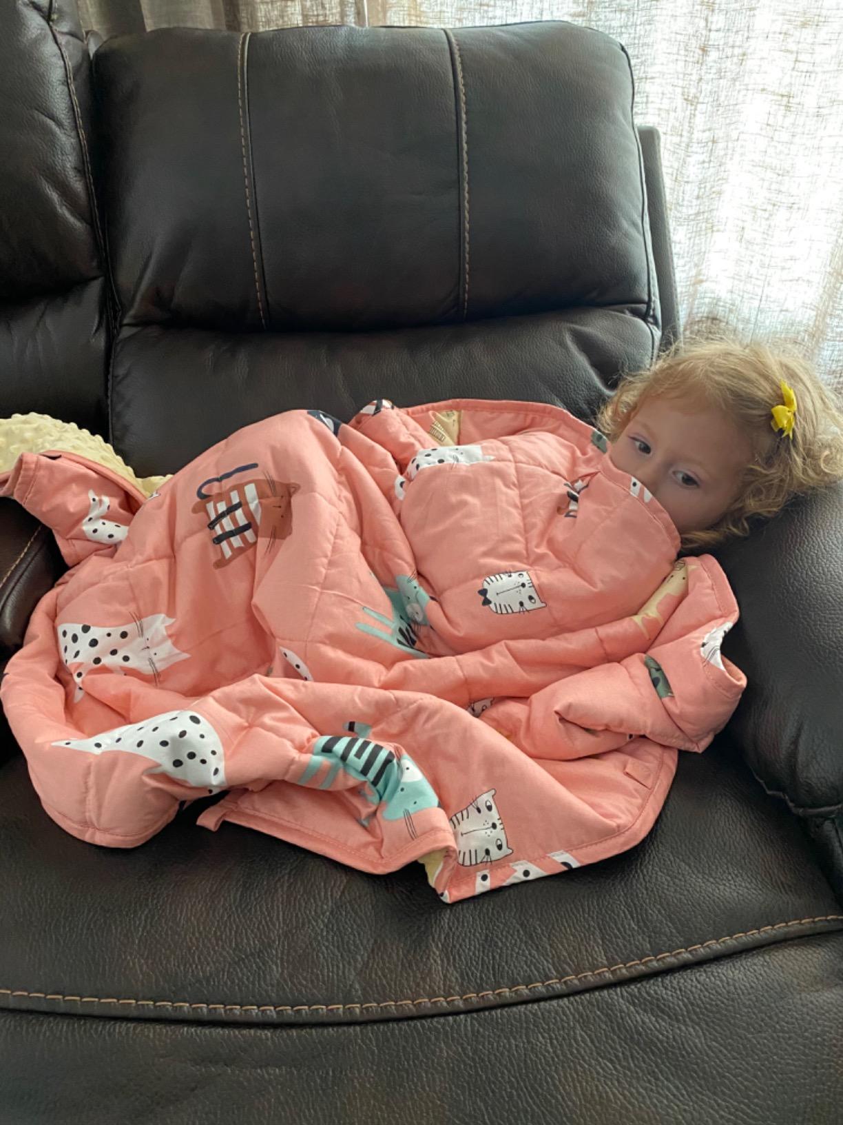 Uttermara Weighted Blanket 3 lbs, Ultra Cozy Minky Fleece and Cotton Sided with Cartoon Patterns, Reversible Heavy Blanket Great for Calming and Sleeping, 36x48 inches, Pink Cat customer photo 1