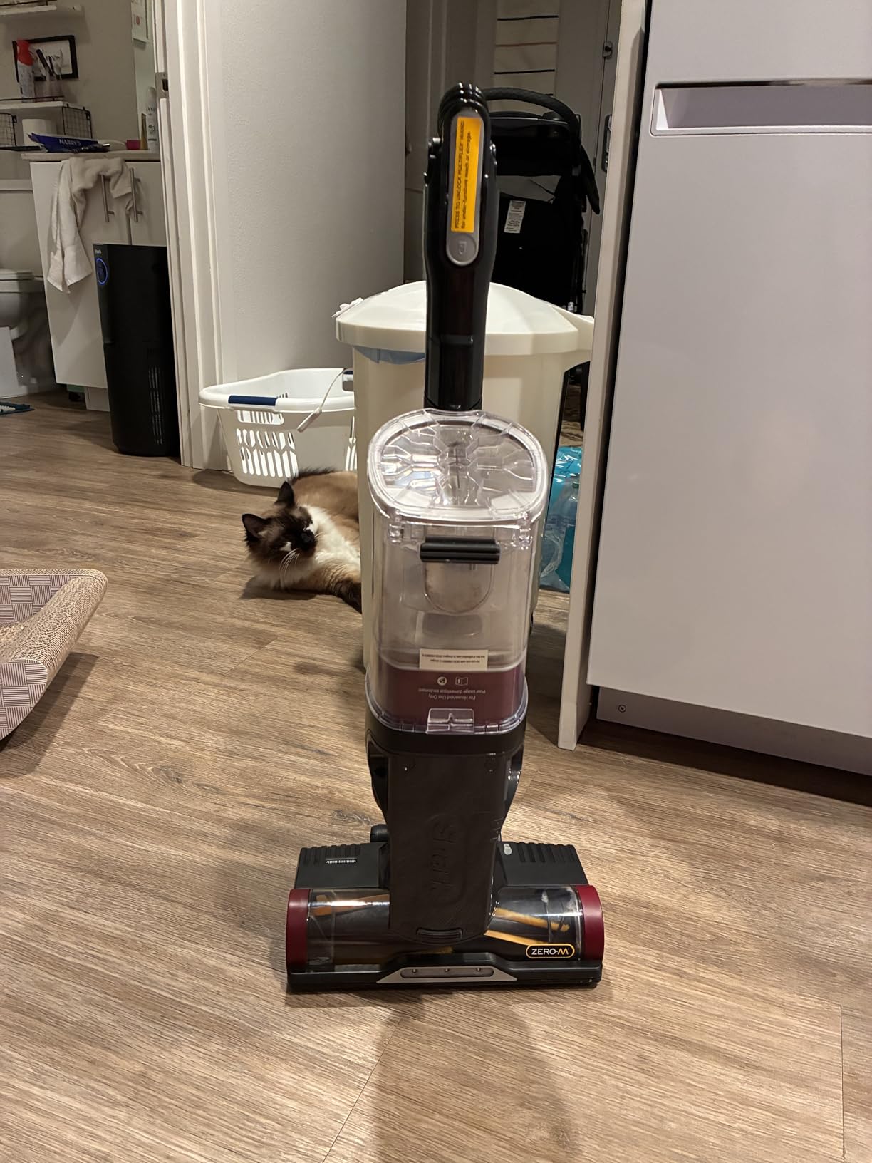 Shark IZ163H Pet Plus Cordless Stick Vacuum with Self-Cleaning Brushroll and HEPA Filter, Lightweight Deep Cleaning Vacuum for Carpet and Hard Floors, Folds for Easy Storage, 40-min Runtime, Raspberry customer photo 2