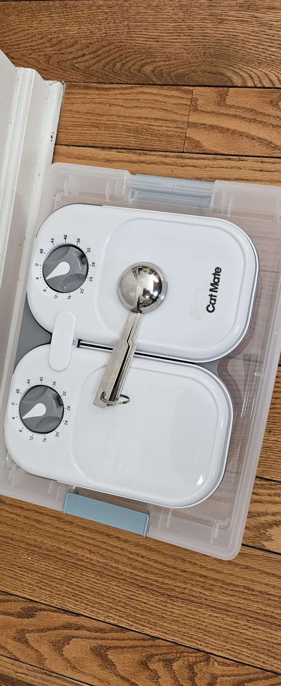 Cat Mate C200 Automatic 2 Meal Timer-Controlled Pet Feeder - for Cats and Small Dogs, Includes Ice Pack for Wet and Dry Food, Meals up to 14 oz Each, White customer photo 2
