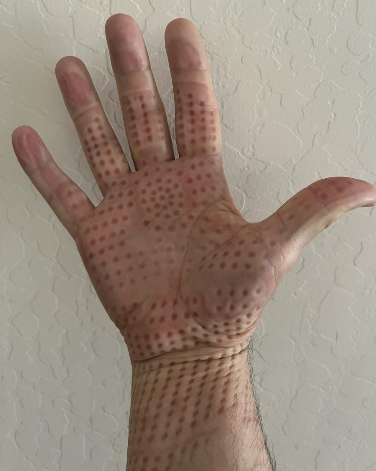 LifePro Legra Hand Massager with Heat and Compression - Finger, Wrist, and Palm Massager with Multi Massage Modes - Pressure Point Therapy for Sensitive Hands, Relaxation, and Comfort customer photo 2