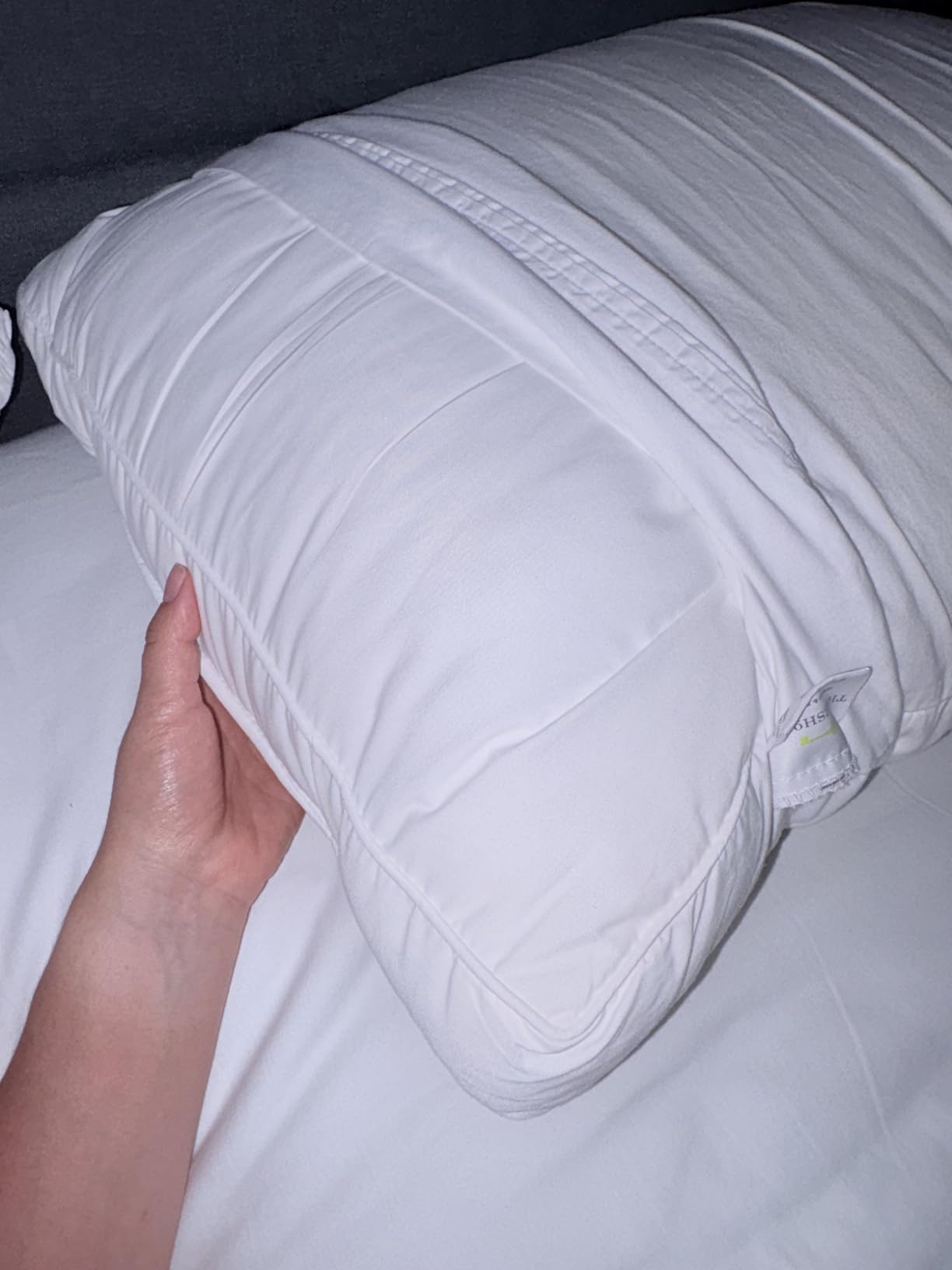 Utopia Bedding Gusset Bed Pillow, Hotel Pillows Queen Size Set of 2, White customer photo 2