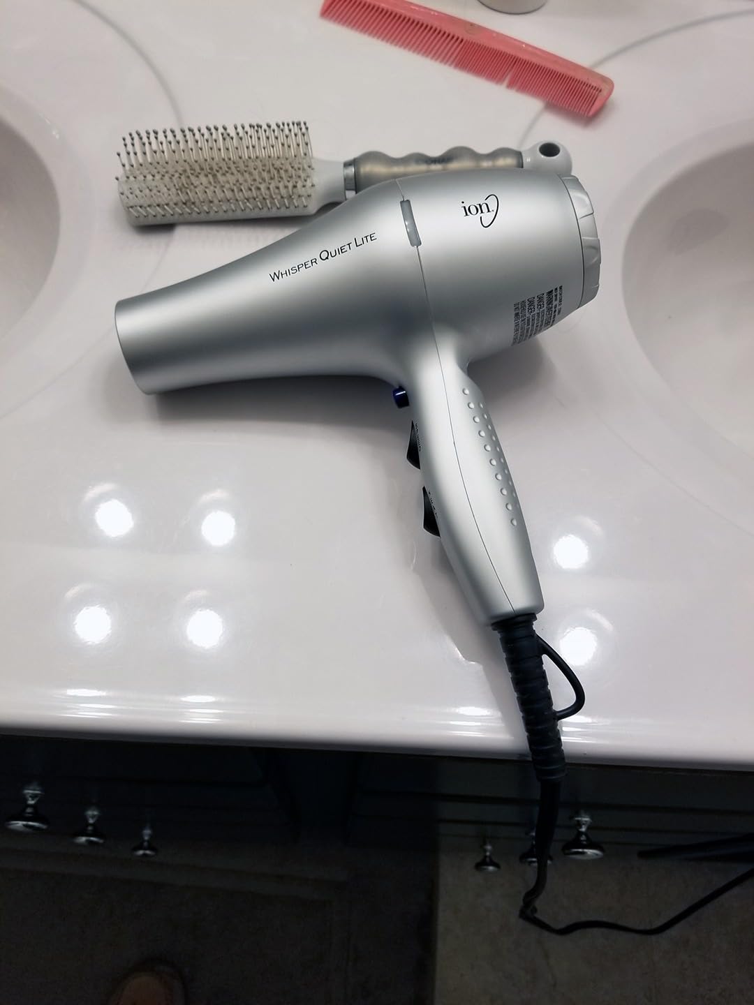 Ion Whisper Quiet Lite Ionic Ceramic Hair Dryer, 1875 Watts, Lightweight, Powerful, 4 Temperatures, 2 Speeds customer photo 2