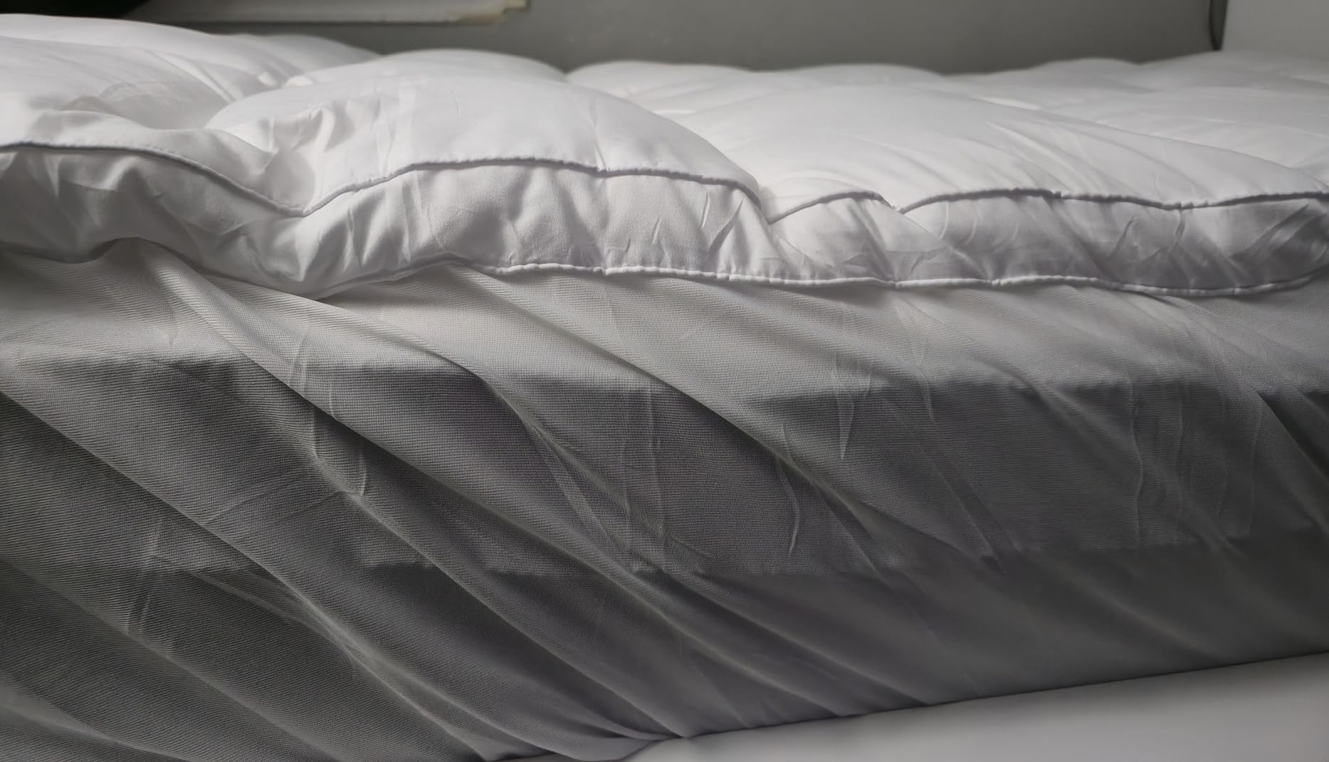 ELEMUSE Queen Mattress Topper for Back Pain, Extra Thick Mattress Pad Cover, Plush Soft Pillowtop with Elastic Deep Pocket, Overfilled Down Alternative Filling customer photo 1