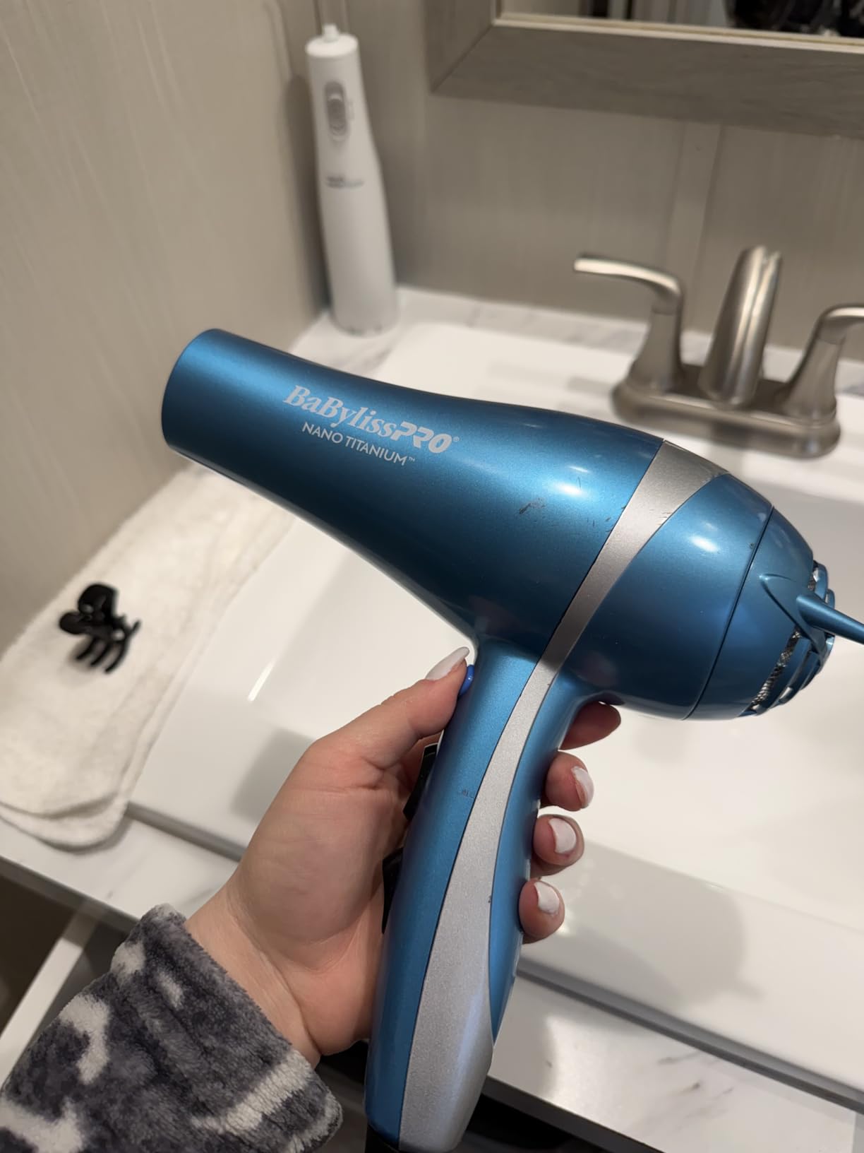 Nano Titanium 2000-Watt Blow Dryer with Concentrator Nozzle, Professional Grade Ionic Corded Styling Tool for Hair customer photo 1
