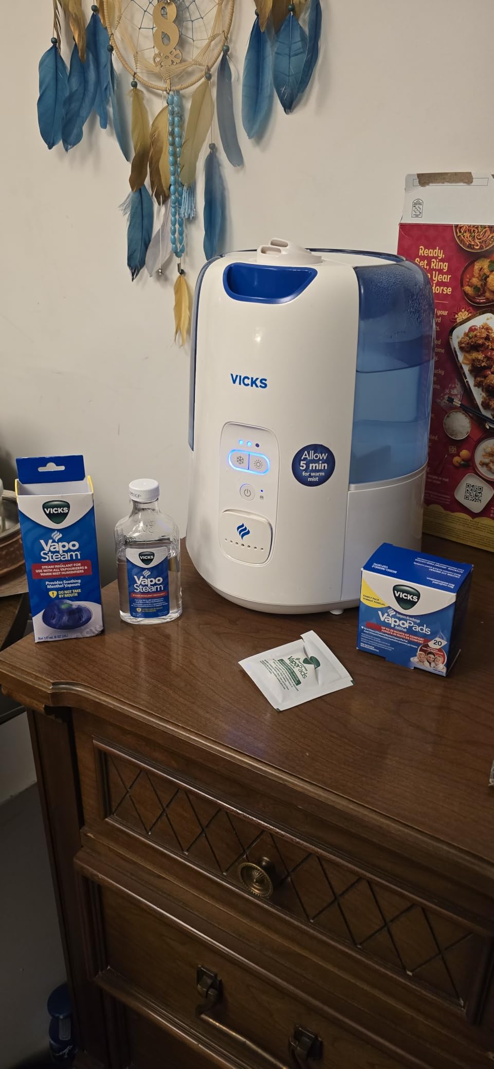 Vicks Dual Comfort Cool + Warm Mist Humidifier for Bedrooms With Fusion Technology, Compatible with Vicks VapoPads and VapoSteam, White customer photo 1