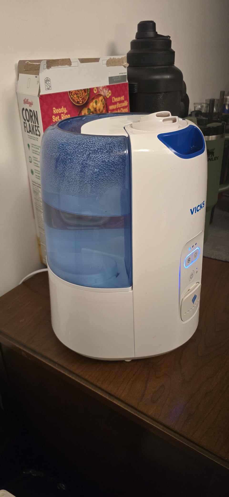 Vicks Dual Comfort Cool + Warm Mist Humidifier for Bedrooms With Fusion Technology, Compatible with Vicks VapoPads and VapoSteam, White customer photo 2
