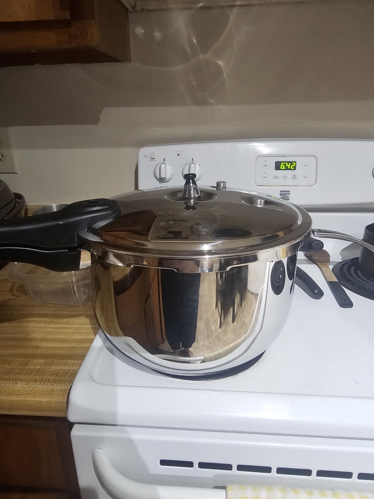 WantJoin Pressure Cooker, 8 Quart Stainless Steel Pressure Canner, Induction Compatible Cookware with Spring Valve Safeguard Devices, Compatible with Gas & Induction Cooker customer photo 2