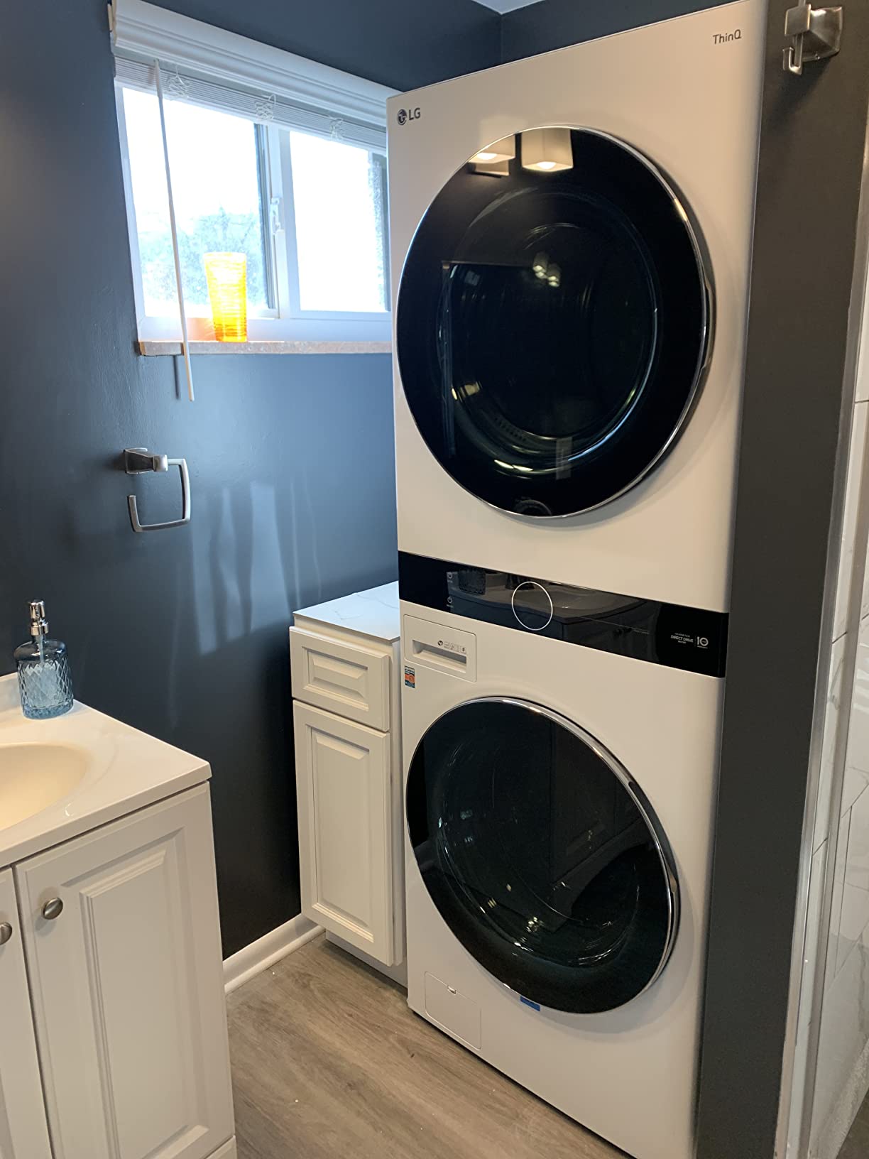 LG WashTower Stacked Smart Laundry Center 4.5 Cu.Ft. Front Load Washer Fully Automatic & 7.4 Cu.Ft. Gas Dryer in Black Steel w/Steam customer photo 2