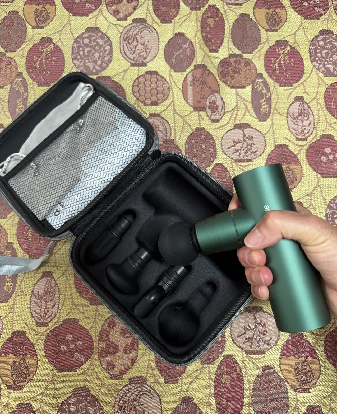 arboleaf Massage Gun Deep Tissue, Balance of Power & Portability Full-Metal Percussion Massager with Silent Brushless Motor - Ultra-Quiet Pocket-Sized for Athletes Back Pain Relief Home Office Travel customer photo 1