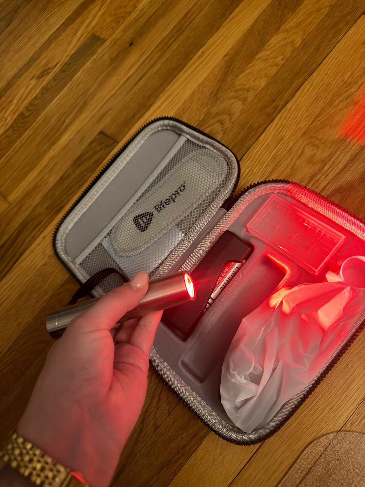LifePro Lumicure Red Light Therapy Torch - Red Light Therapy Wand Handheld | 630nm 660nm & 850nm LEDs - Near Infrared Red light Therapy For Body - For Daily Muscle Relaxation and Comfort customer photo 2