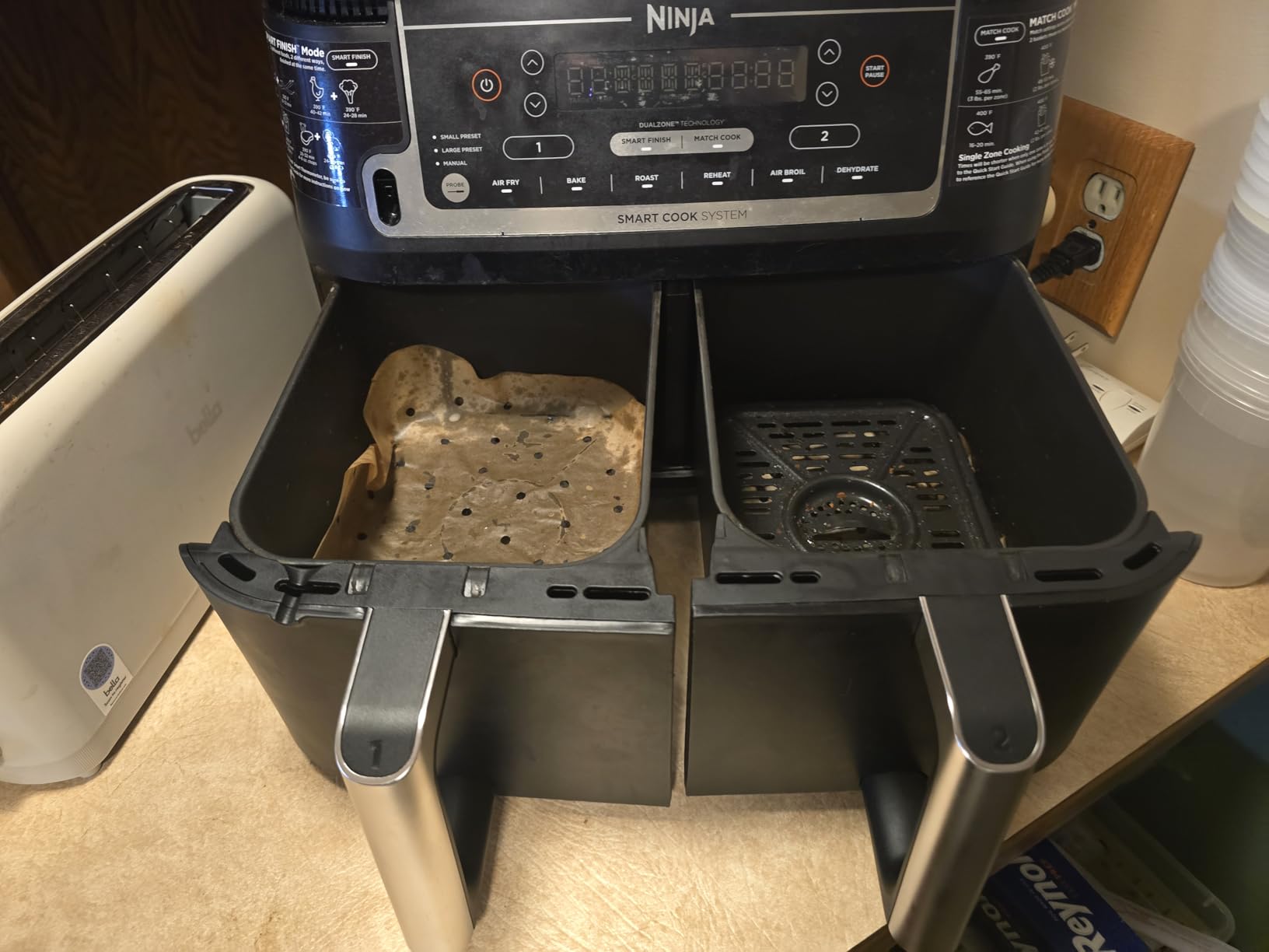 Ninja Foodi Air Fryer w/ Smart Cook Thermometer, DualZone Match Cook & Smart Finish, 2 Independent Baskets, XL 10 Qt, DZ550 customer photo 2