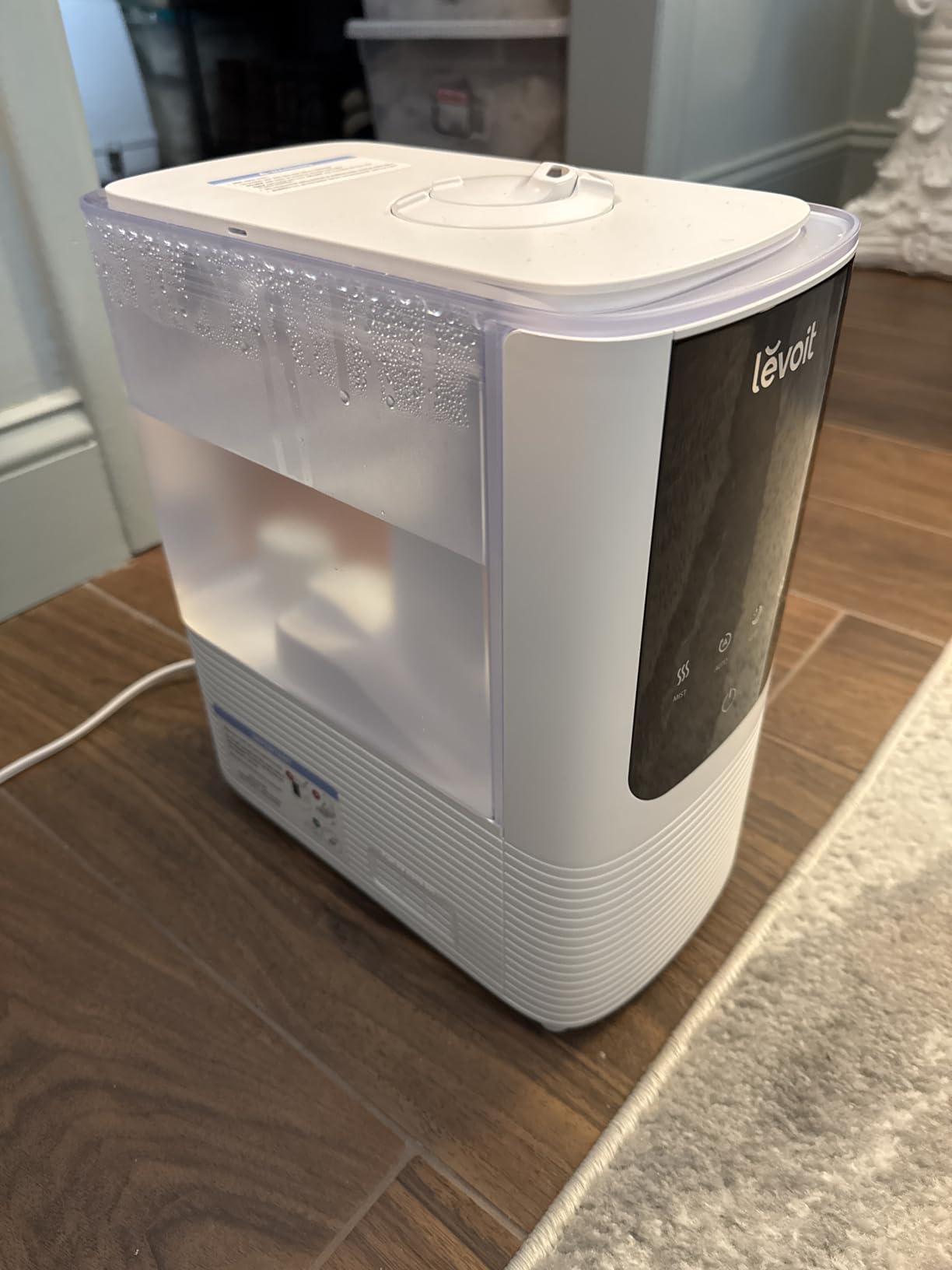 Levoit Humidifiers for Bedroom, Smart Warm and Cool Mist, Symptom Relief | OasisMist 4.5L Top-Fill Tank Runs 45H, Large Room, Auto Customized Humidity, 26dB Quiet, Essential Oil, Easy to Clean, White customer photo 2