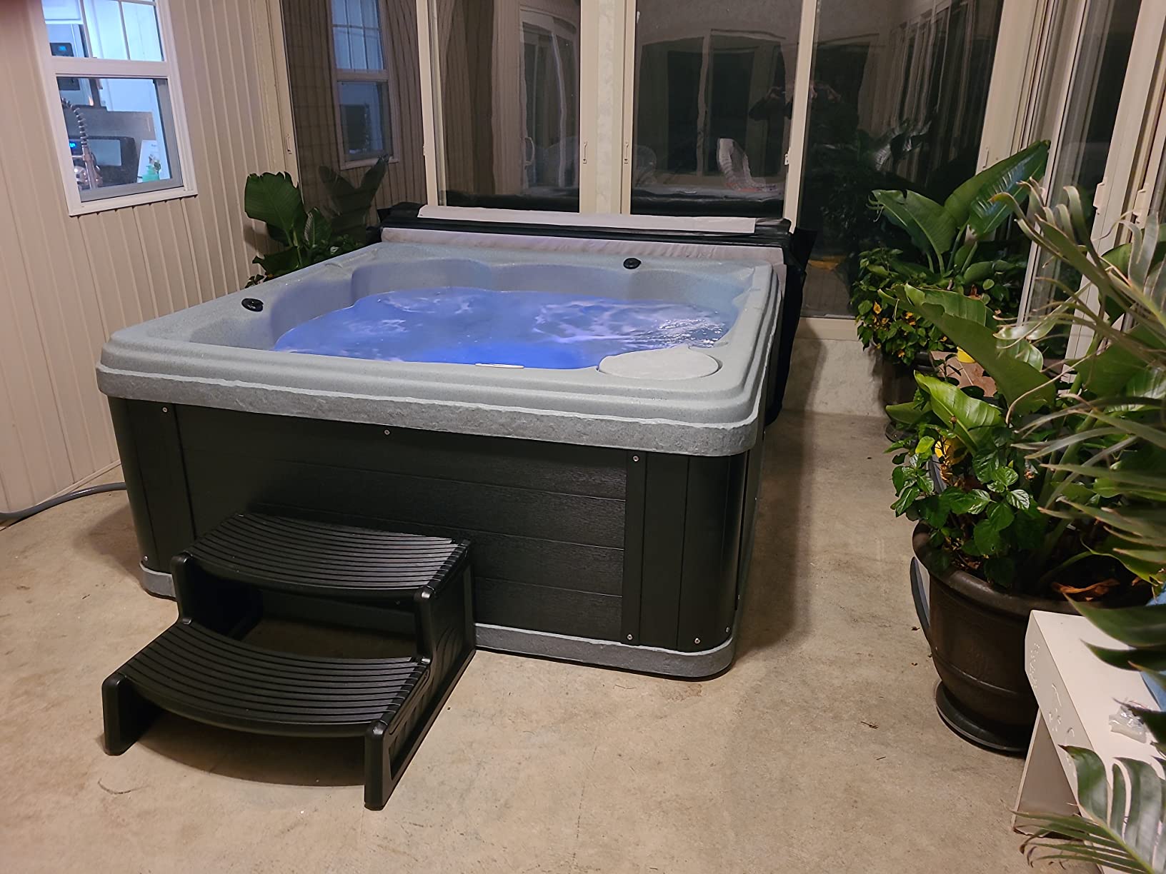 Inland 6 Person Indoor Outdoor Hot Tub, Plug & Play Spa, 24 Jets, LED Lighting System, Insulated Spa Cover, Aqualife by Strong Spas customer photo 2