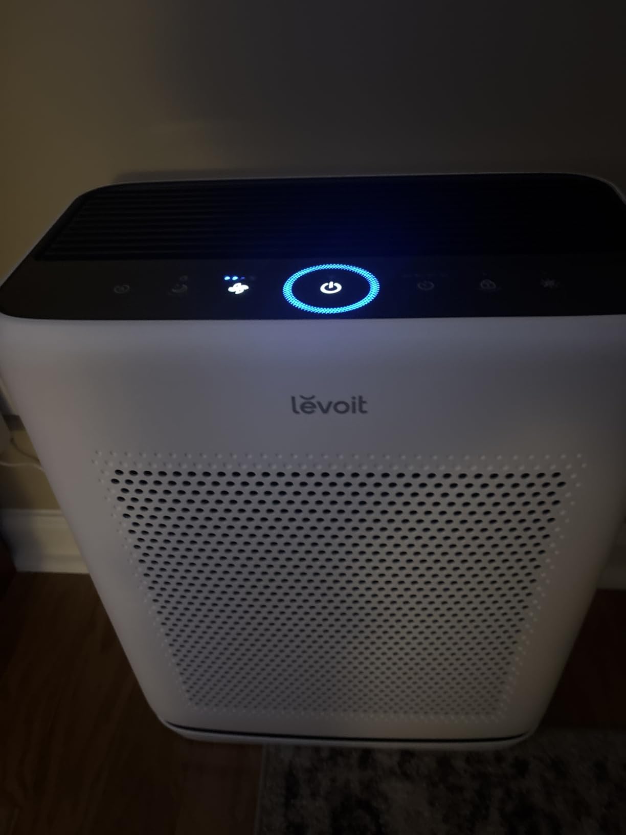 LEVOIT Air Purifiers for Home Large Room Up to 1875 Ft² with Washable Pre-Filter, AHAM VERIFIDE, Air Quality Monitor, HEPA Sleep Mode for Allergies, Pet Hair in Bedroom, Vital 200S-P, White customer photo 1