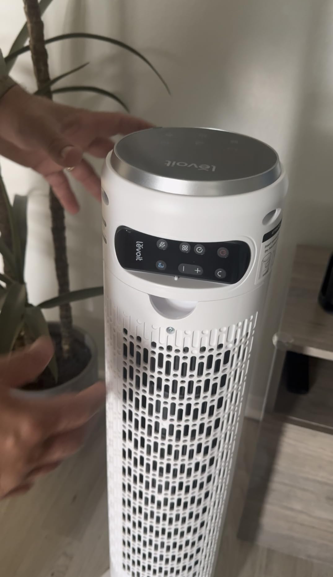 Levoit Tower Fan for Bedroom, 90° Oscillating Standing Fan with 28dB Quiet for Sleep, 28ft/s Velocity, 12H Timer, 5 Speeds 4 Modes, Remote, Bladeless Room Fan for Home, Office, Indoor, 36 inch, White customer photo 1