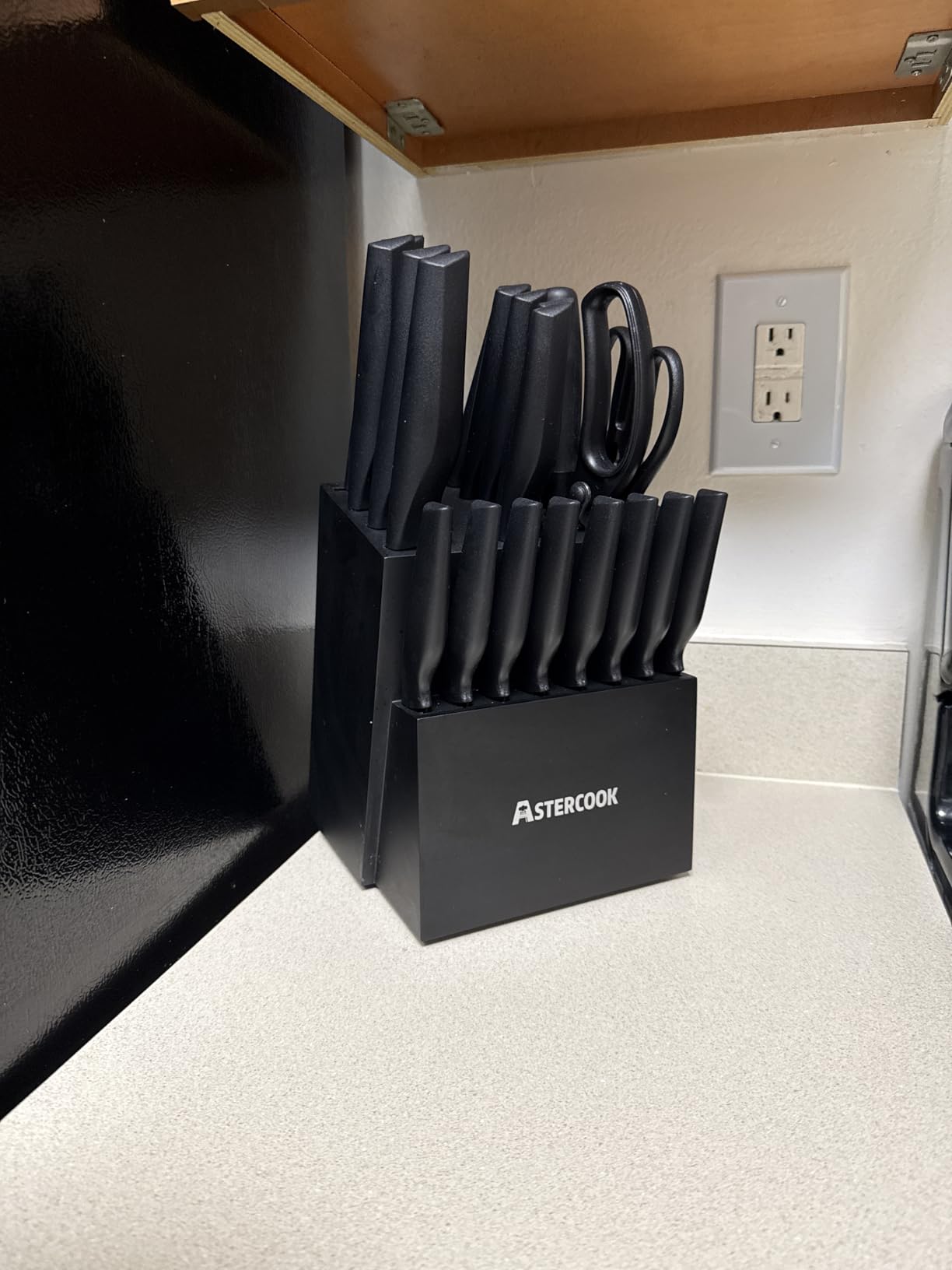 Astercook 21 Pieces Knife Sets for Kitchen with Block, Dishwasher Safe Kitchen Knife Set with Built-in Sharpener, German Stainless Steel Black Knife Block Set Mothers Day Gifts customer photo 1