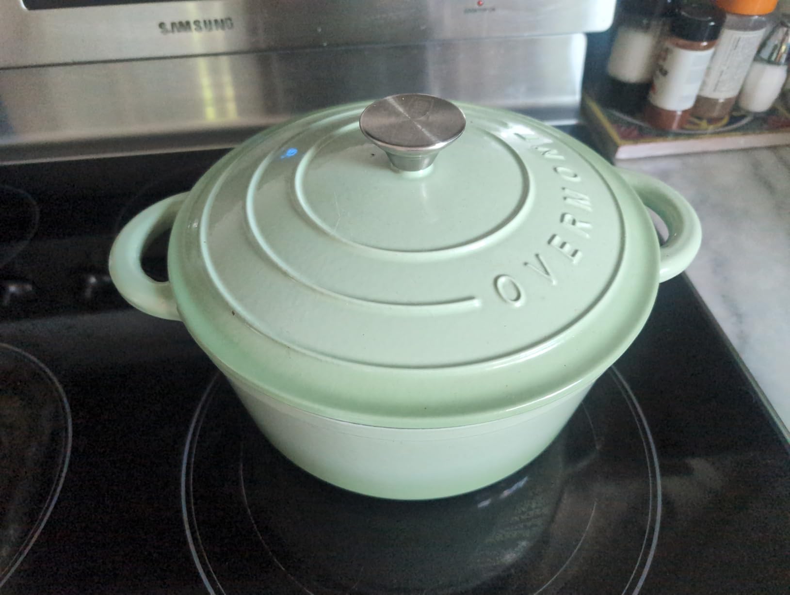 Overmont 5.5QT Enameled Cast Iron Dutch Oven with Lid Cookbook Heavy-Duty Casserole with Dual Handles for Braising, Stews, Roasting, Sourdough Baking customer photo 2