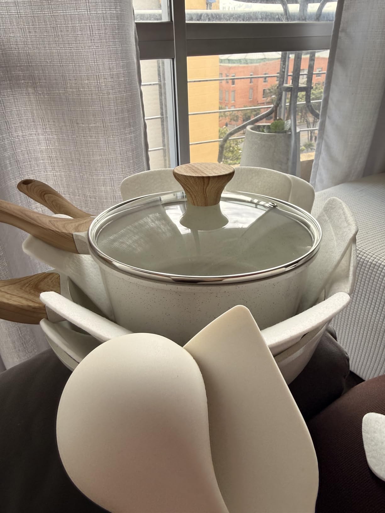 SENSARTE Nonstick Ceramic Cookware Set, 13-Piece Non-toxic Pots and Pans Set, Healthy Kitchen Cooking Set with Stay-Cool Handles, Silicone Tools and Pot Protectors, PFAS Free customer photo 1